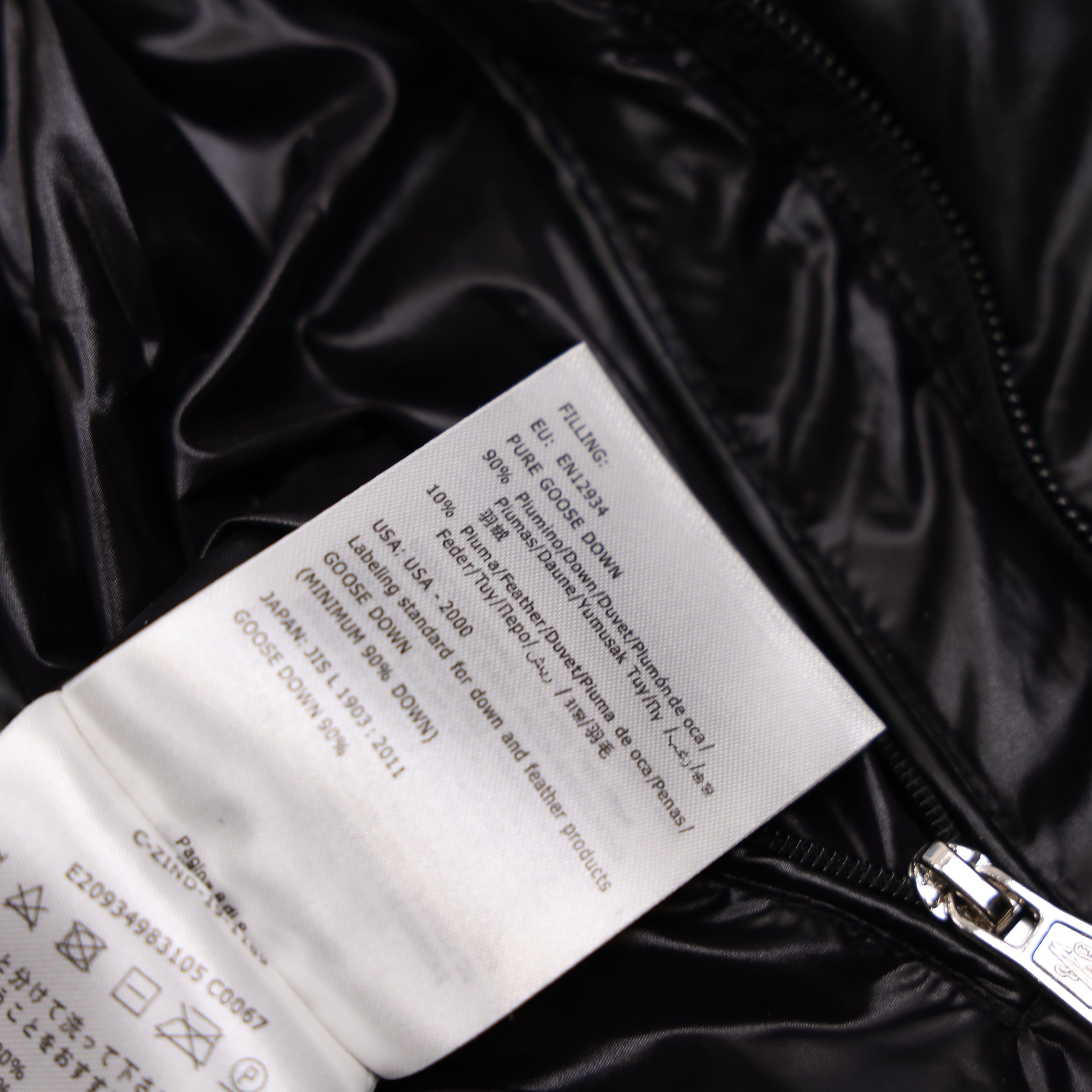 PRE OWNED- Moncler x Valentino black down jacket Size 3