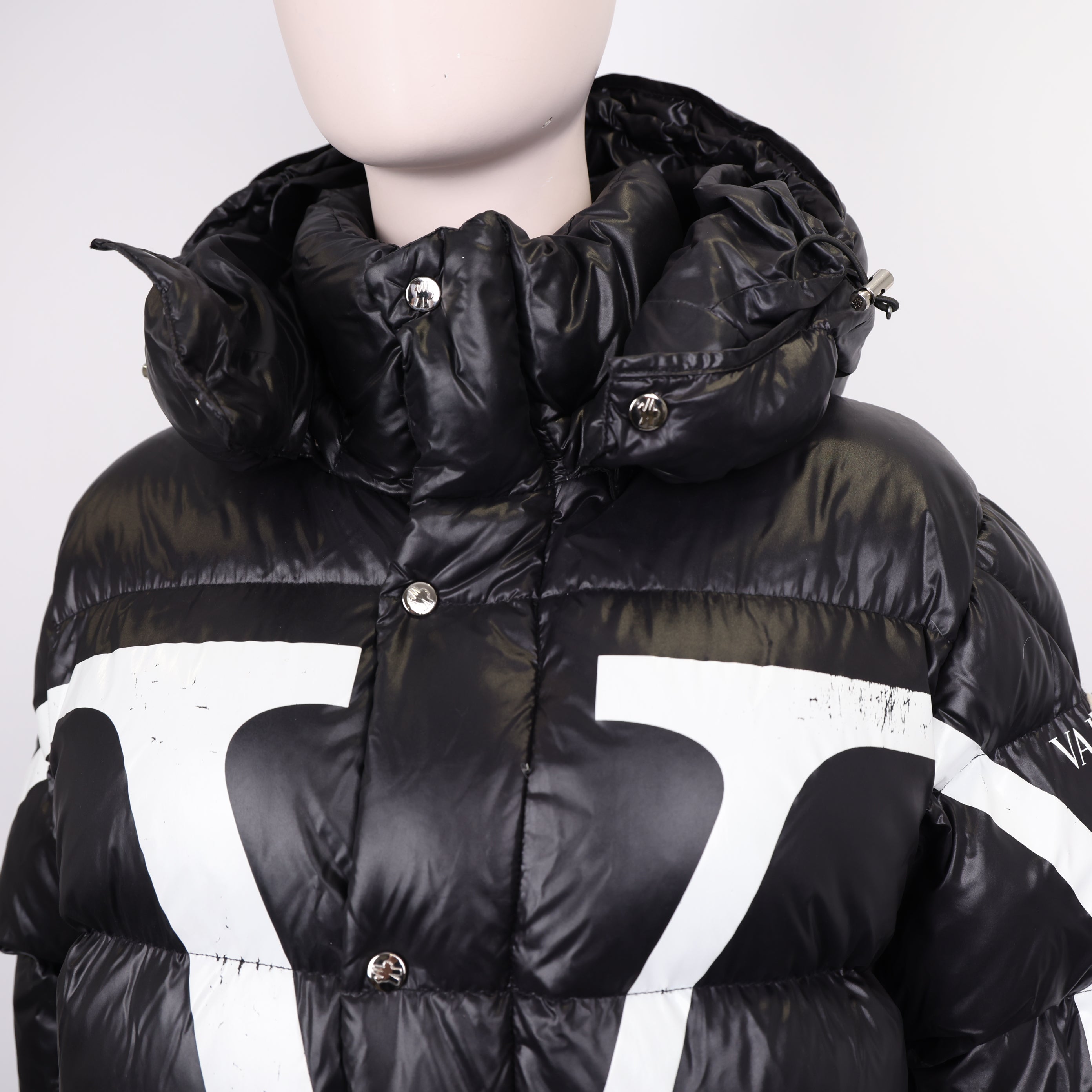 PRE OWNED- Moncler x Valentino black down jacket Size 3