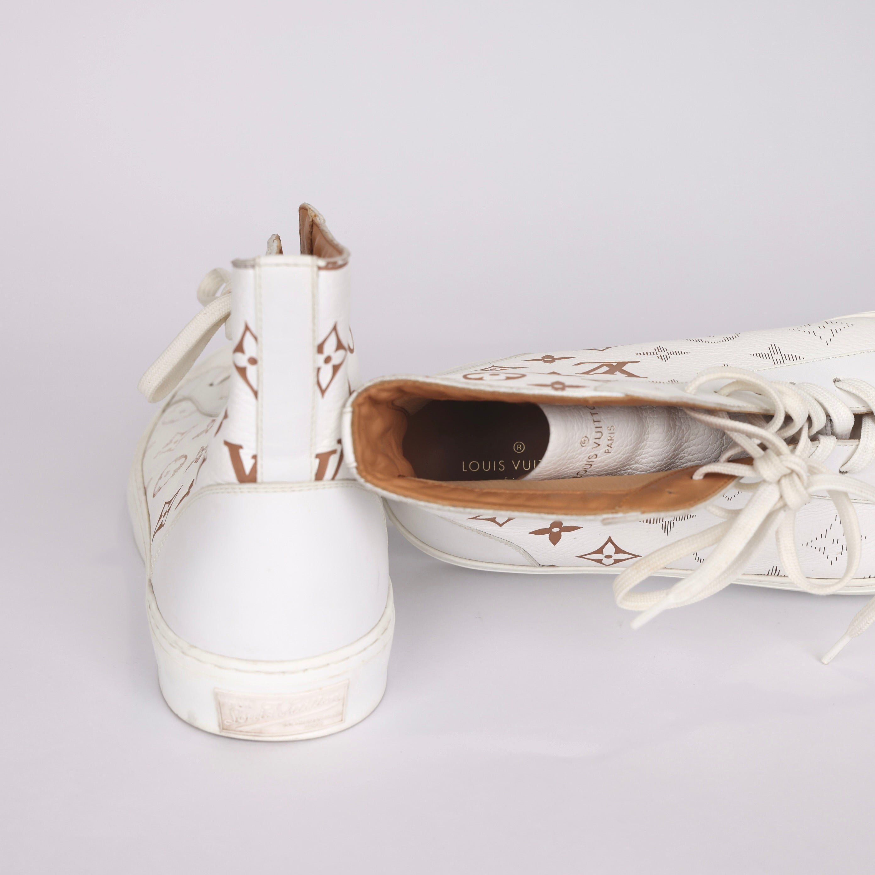 PRE OWNED- LV Louis Vuitton Tattoo White Brown Gradient Sneakers MEN'S Size EU41.5/ UK7.5 J0519S77844