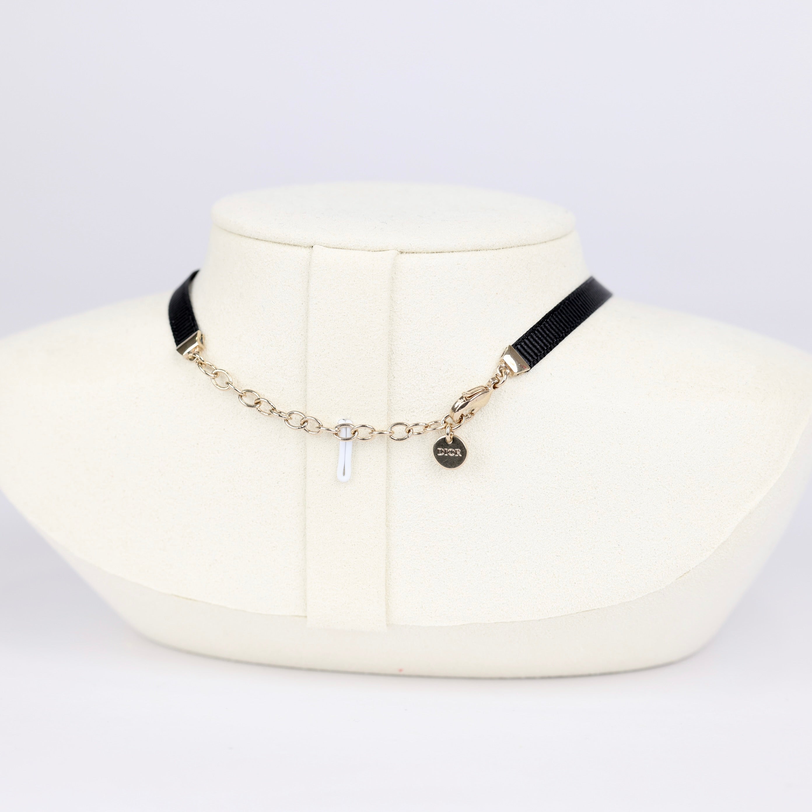 PRE OWNED- Dior Classic choker Pearl Necklace