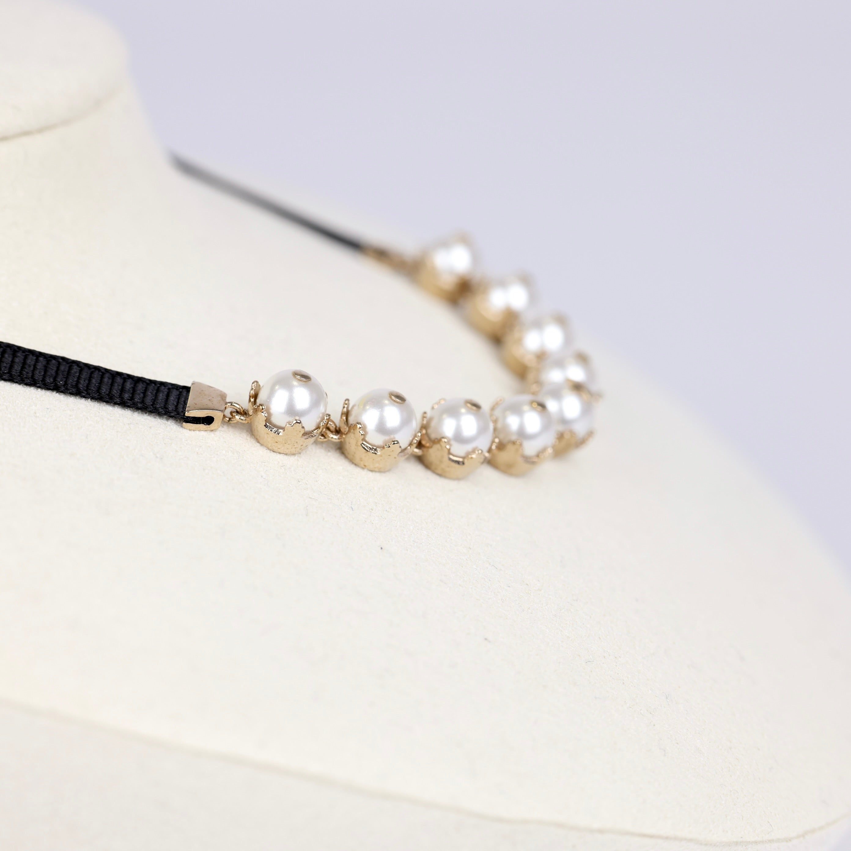 PRE OWNED- Dior Classic choker Pearl Necklace