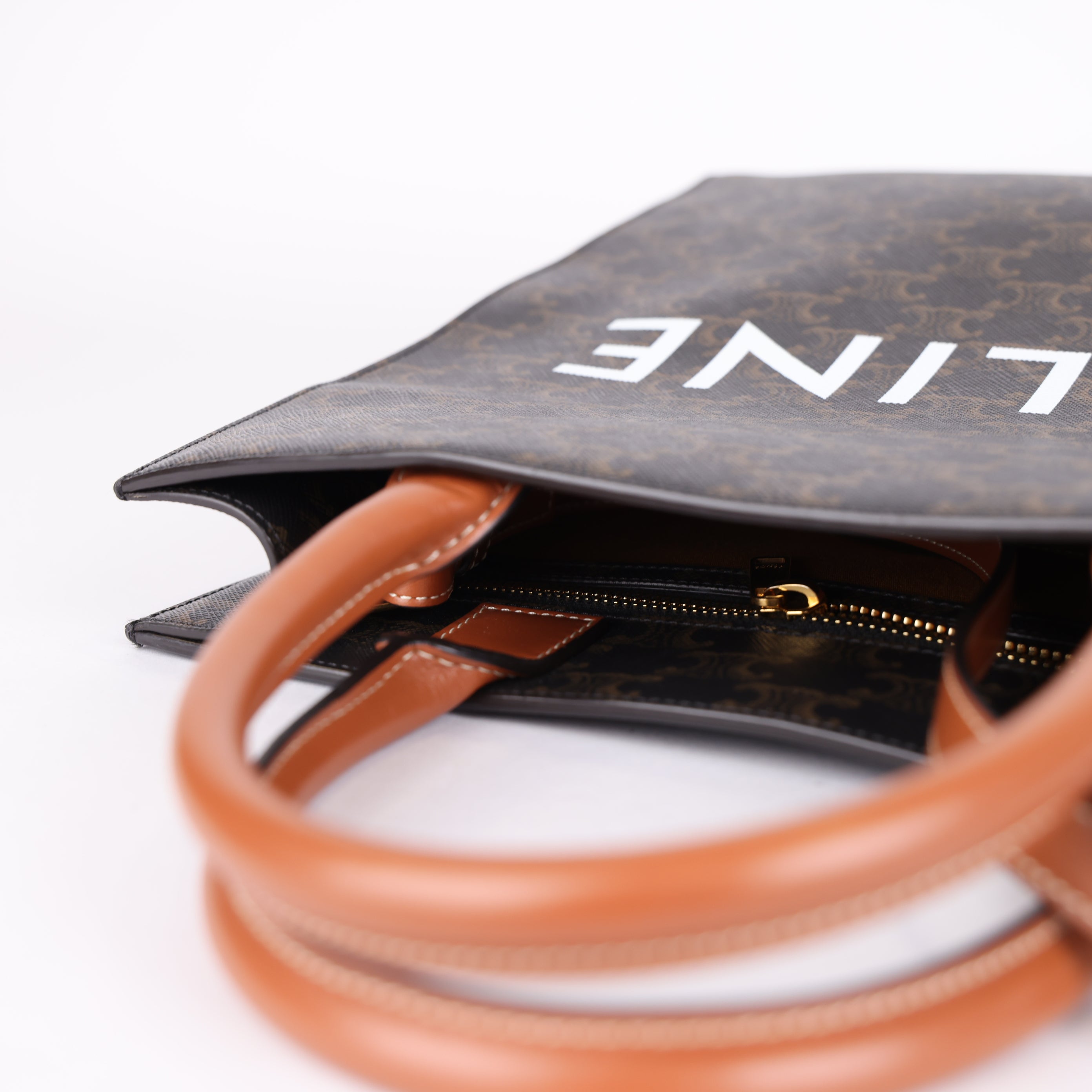 PRE OWNED- Celine Cabas Vertical leather tote
