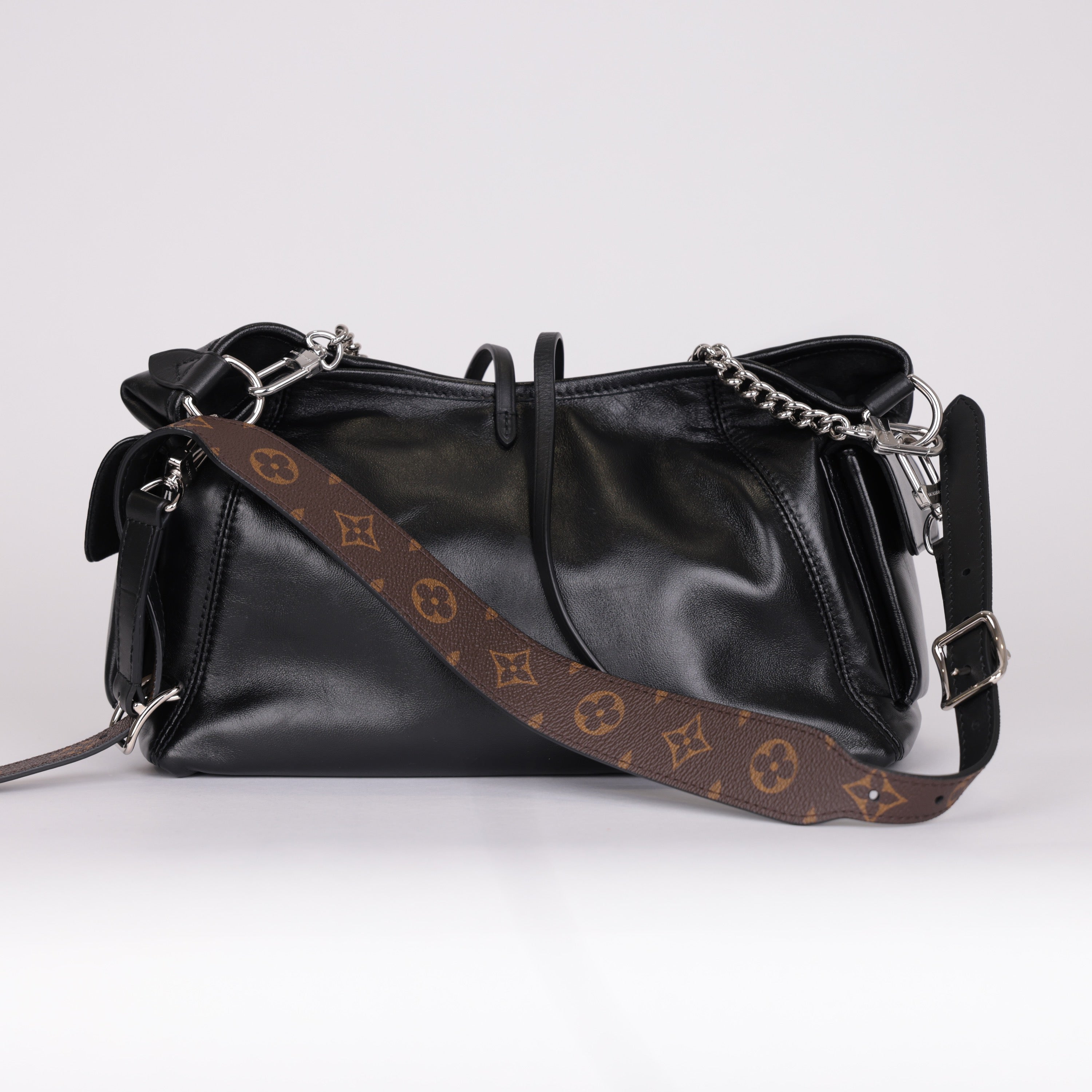 PRE OWNED-LV Monogram CarryAll Cargo Vibe