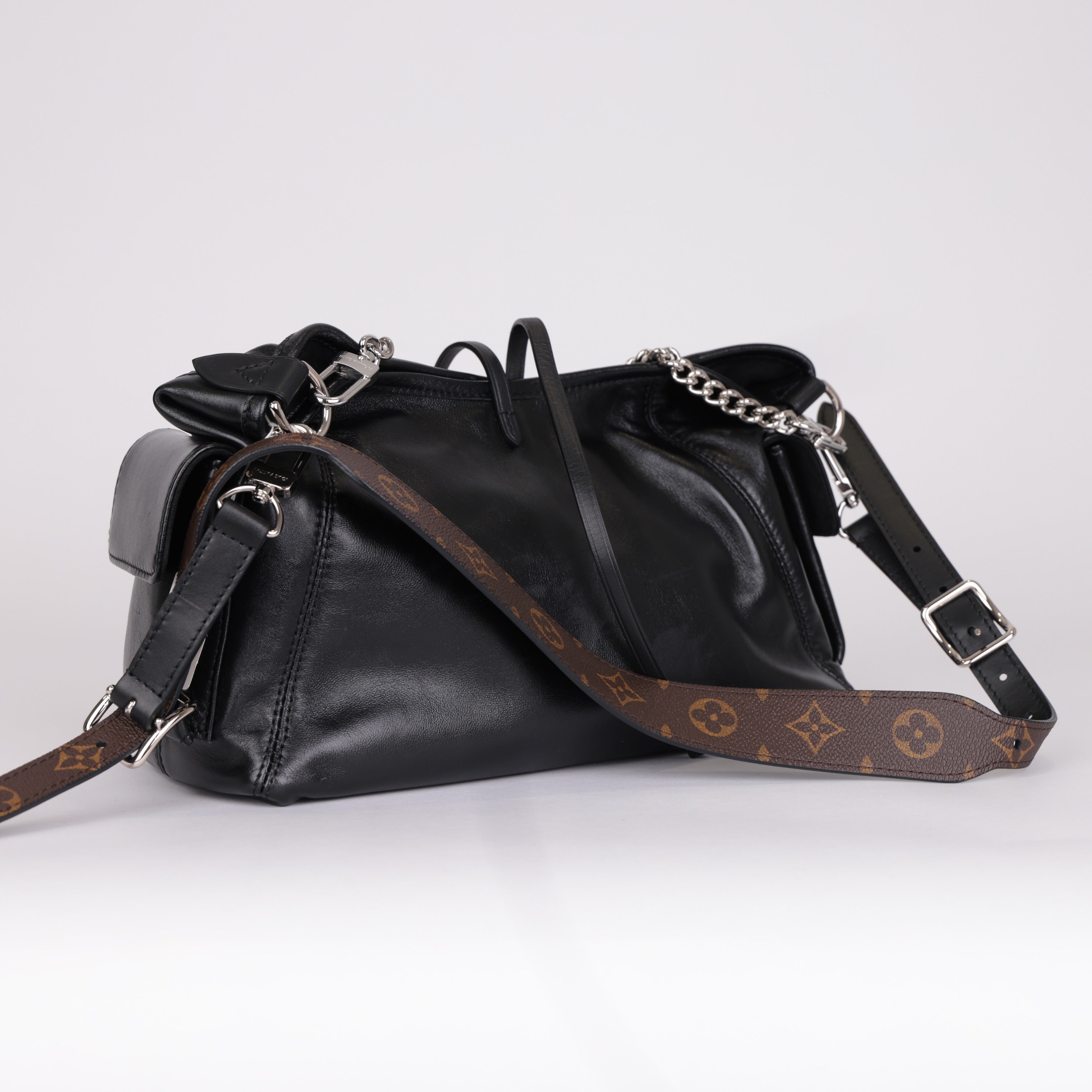 PRE OWNED-LV Monogram CarryAll Cargo Vibe