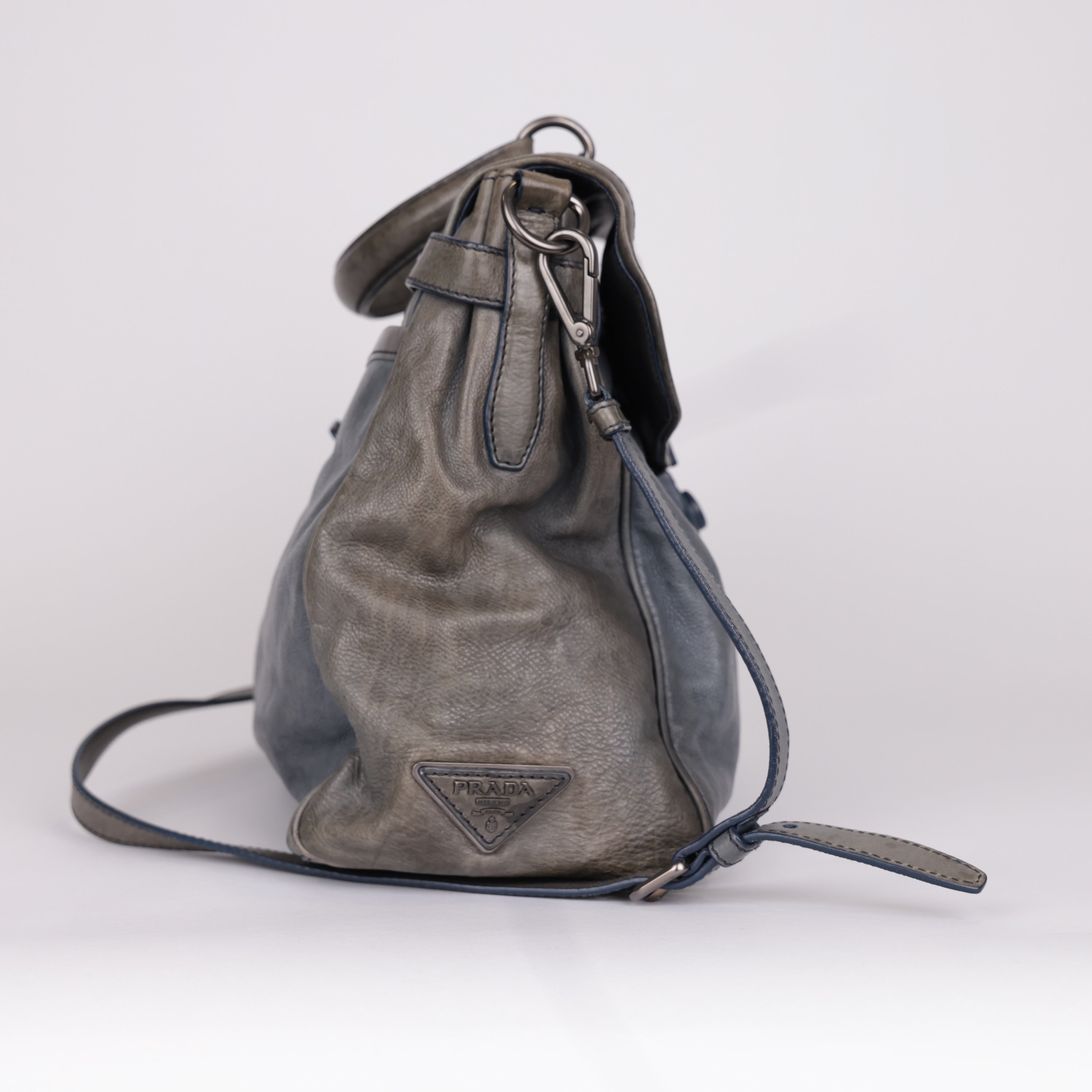 PRE OWNED-Prada Leather handbag