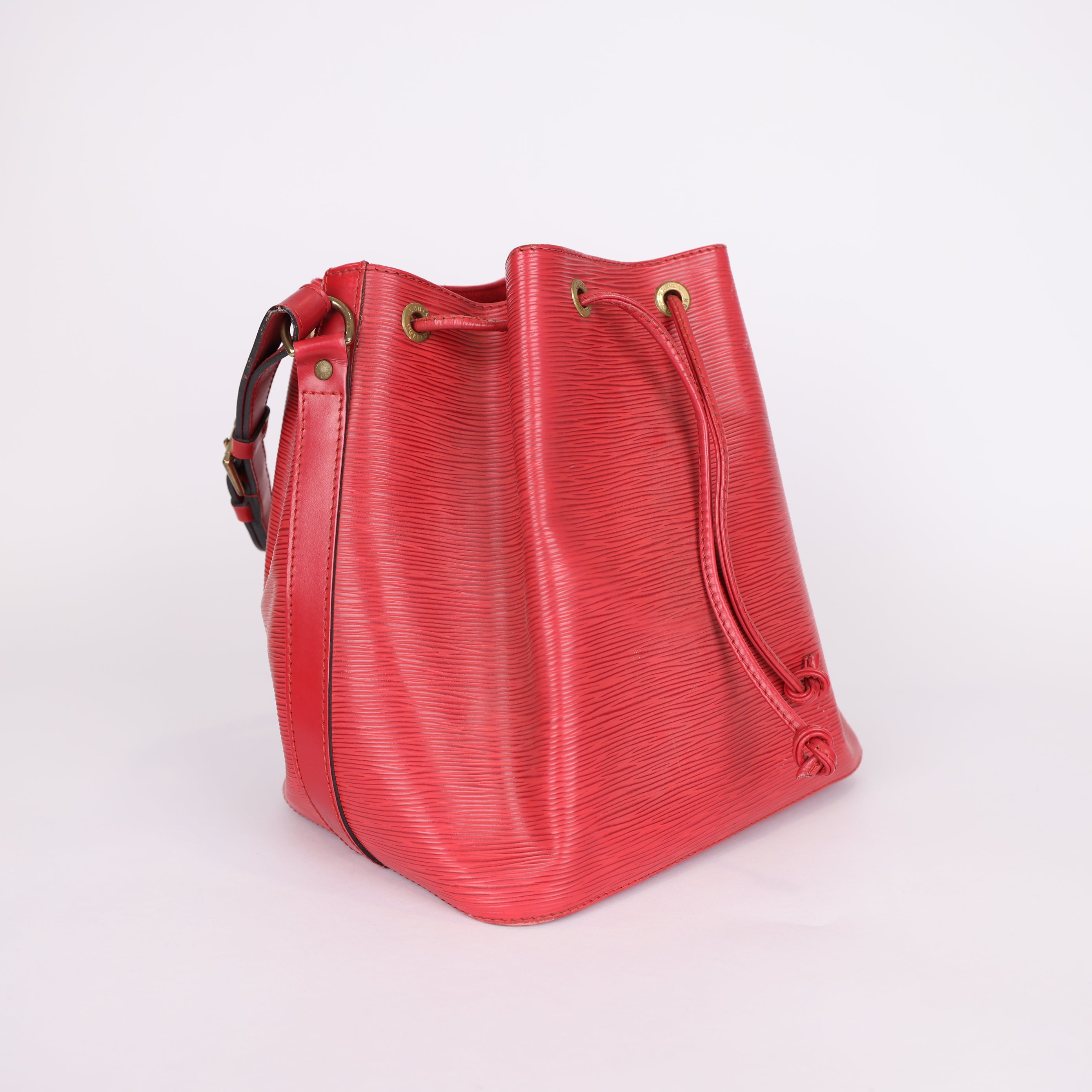 PRE OWNED- Louis Vuitton LV red bucket bag J572B51123