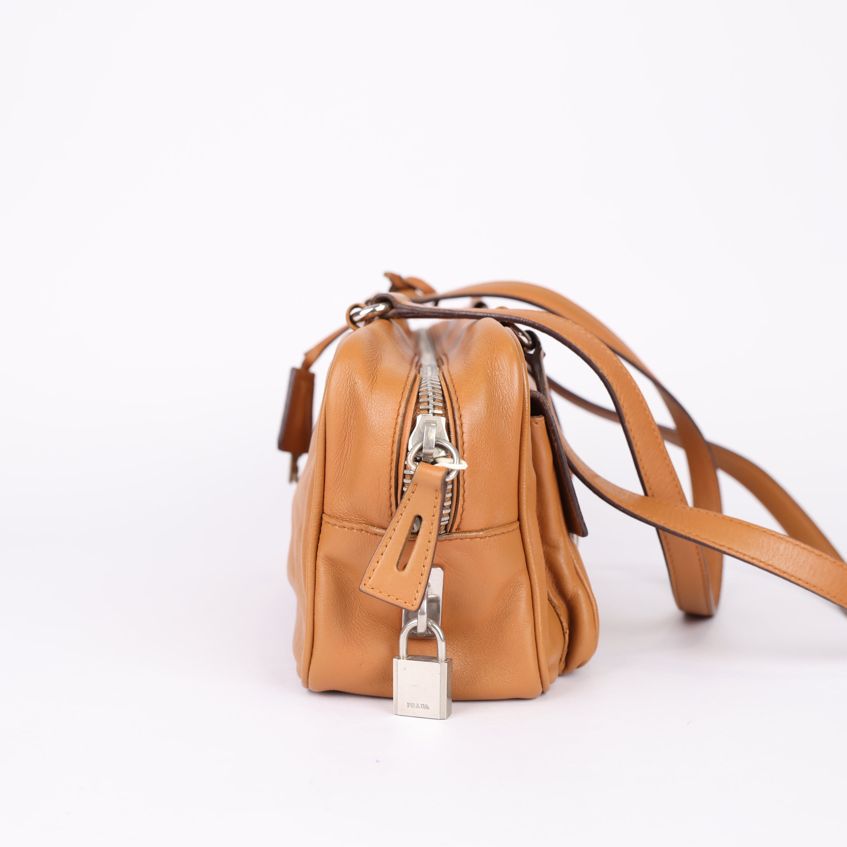 J0798B22942 Prada Leather Handbag with Double Pockets- Pre Owned