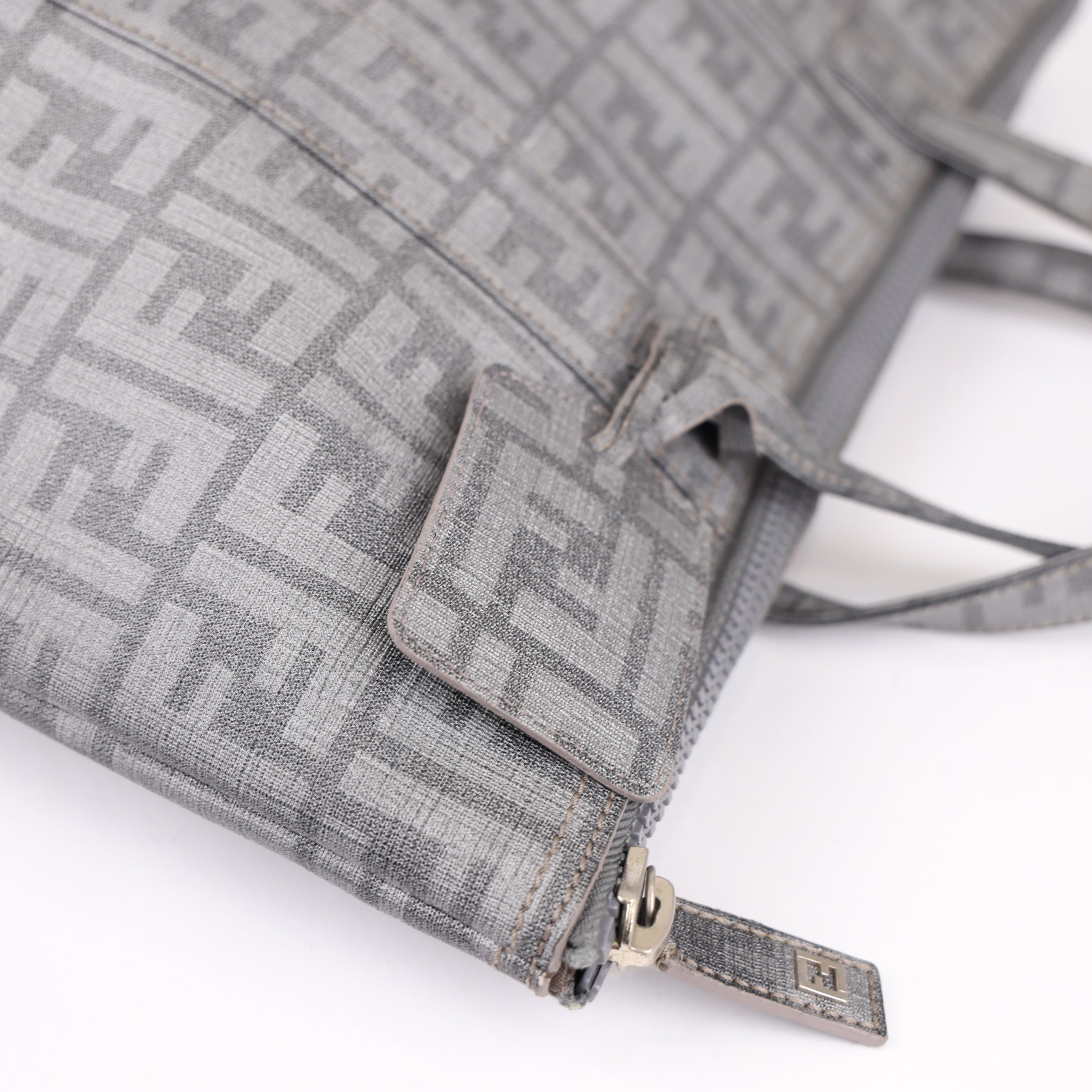 JO784 Fendi 2000s Zucca Grey Tote Bag - Pre Owned