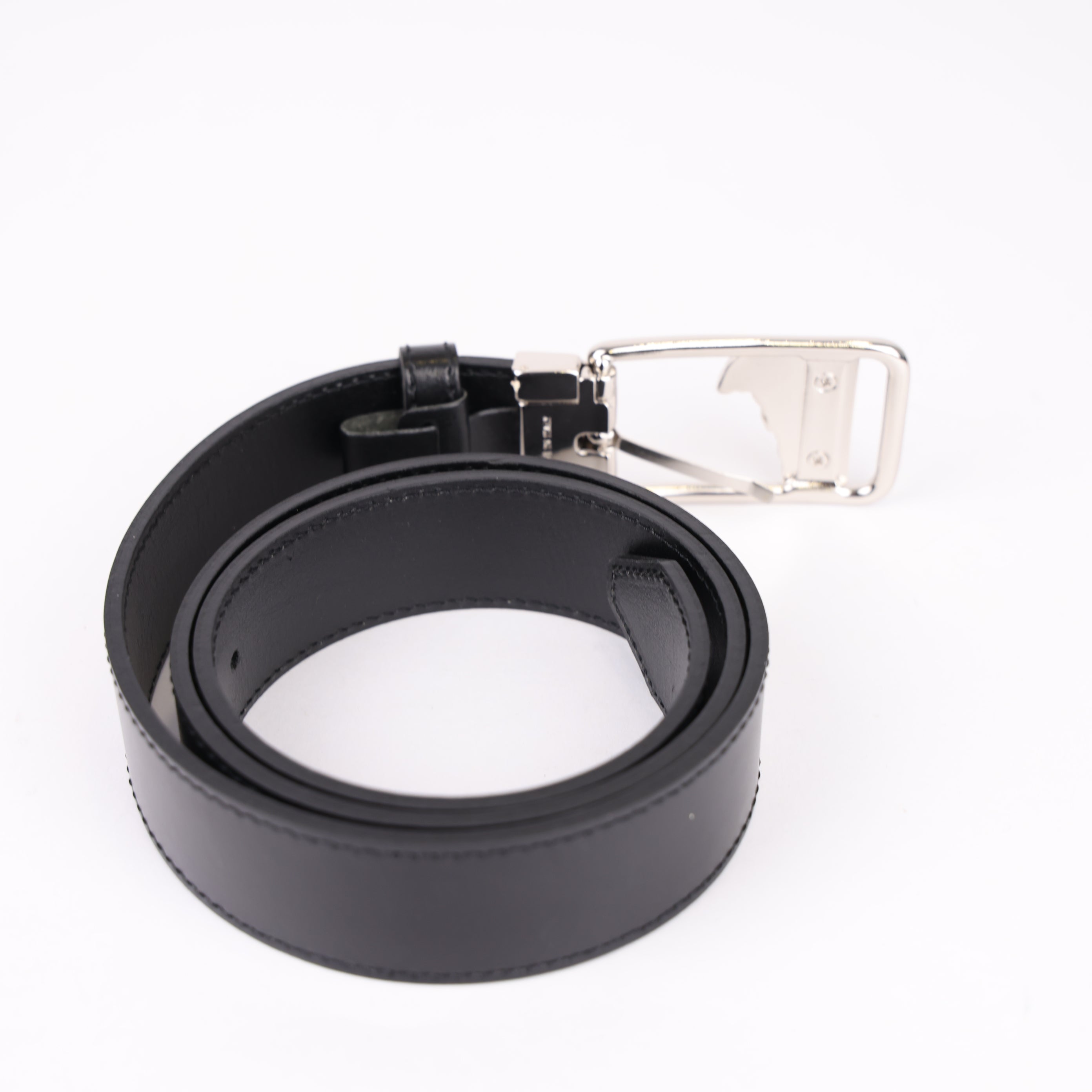 J0787 Versace belt Black Leather 110cm- Pre Owned