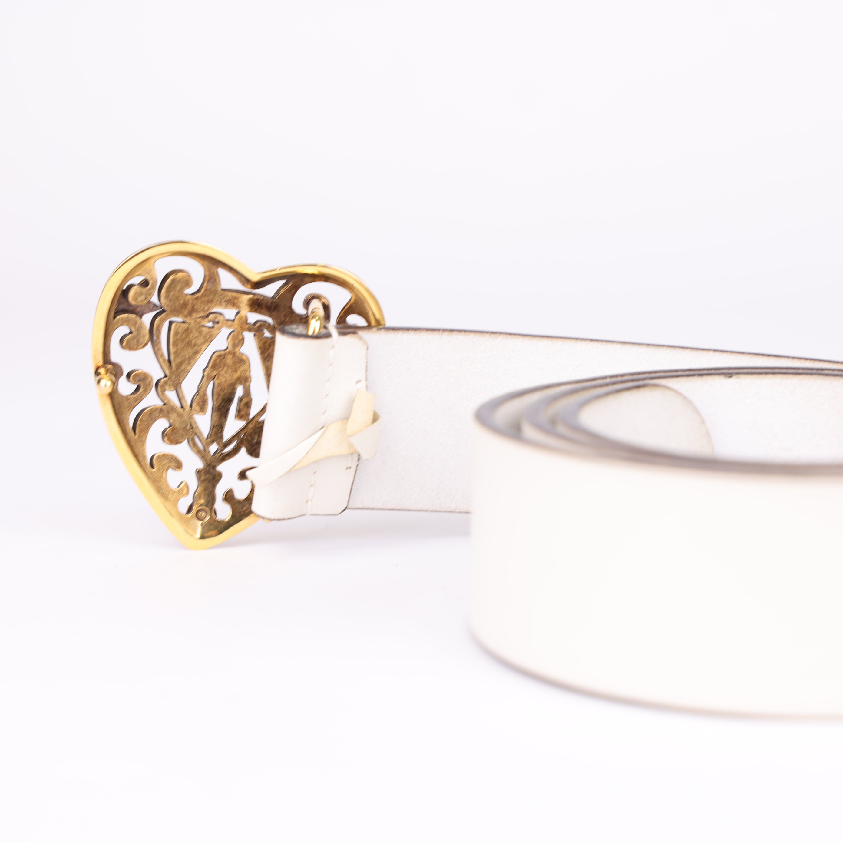 J0793 Gucci White Leather Heart Crest Buckle Belt 90cm- Pre Owned