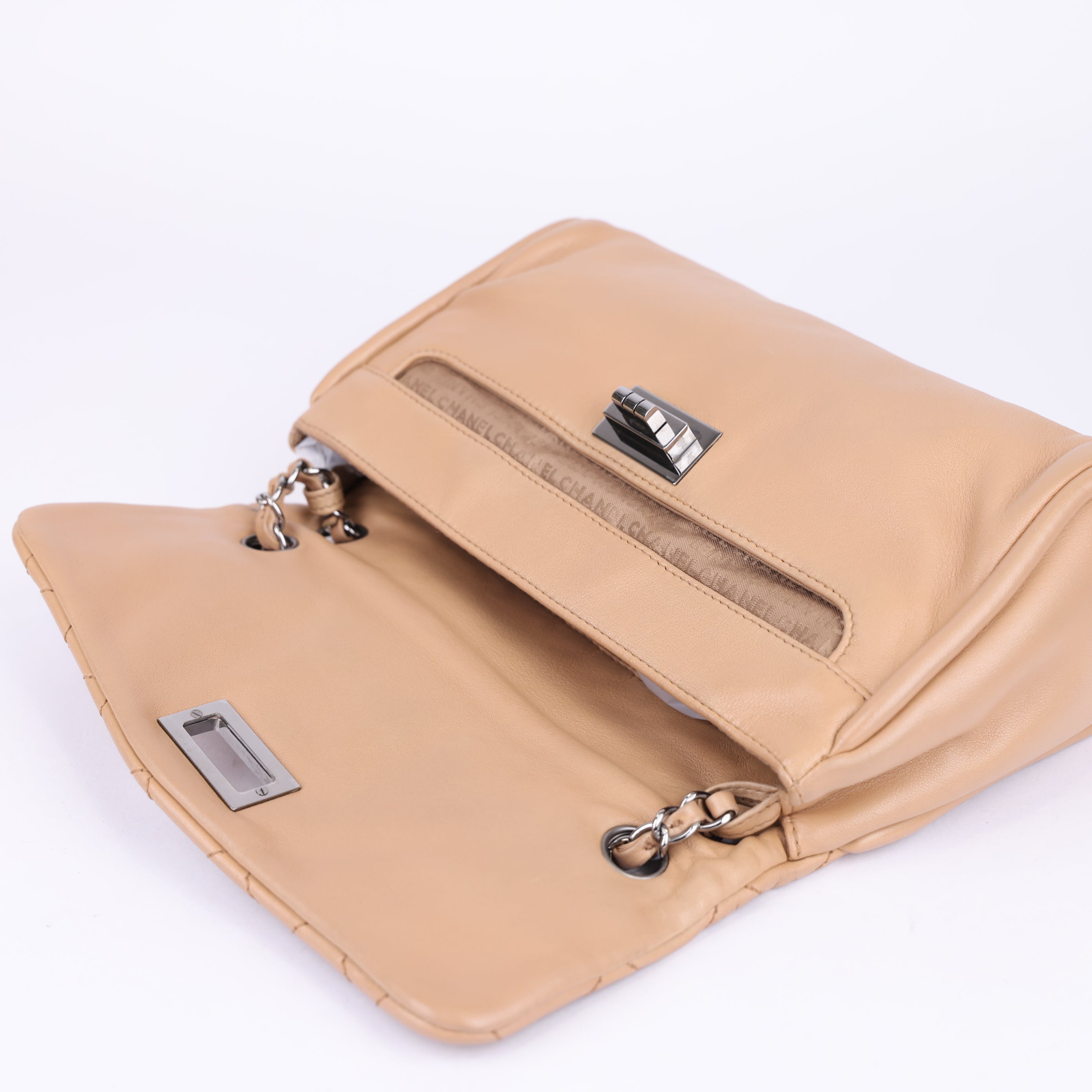 J0927 Chanel Quilted Lambskin Shoulder Bag Beige- Pre Owned