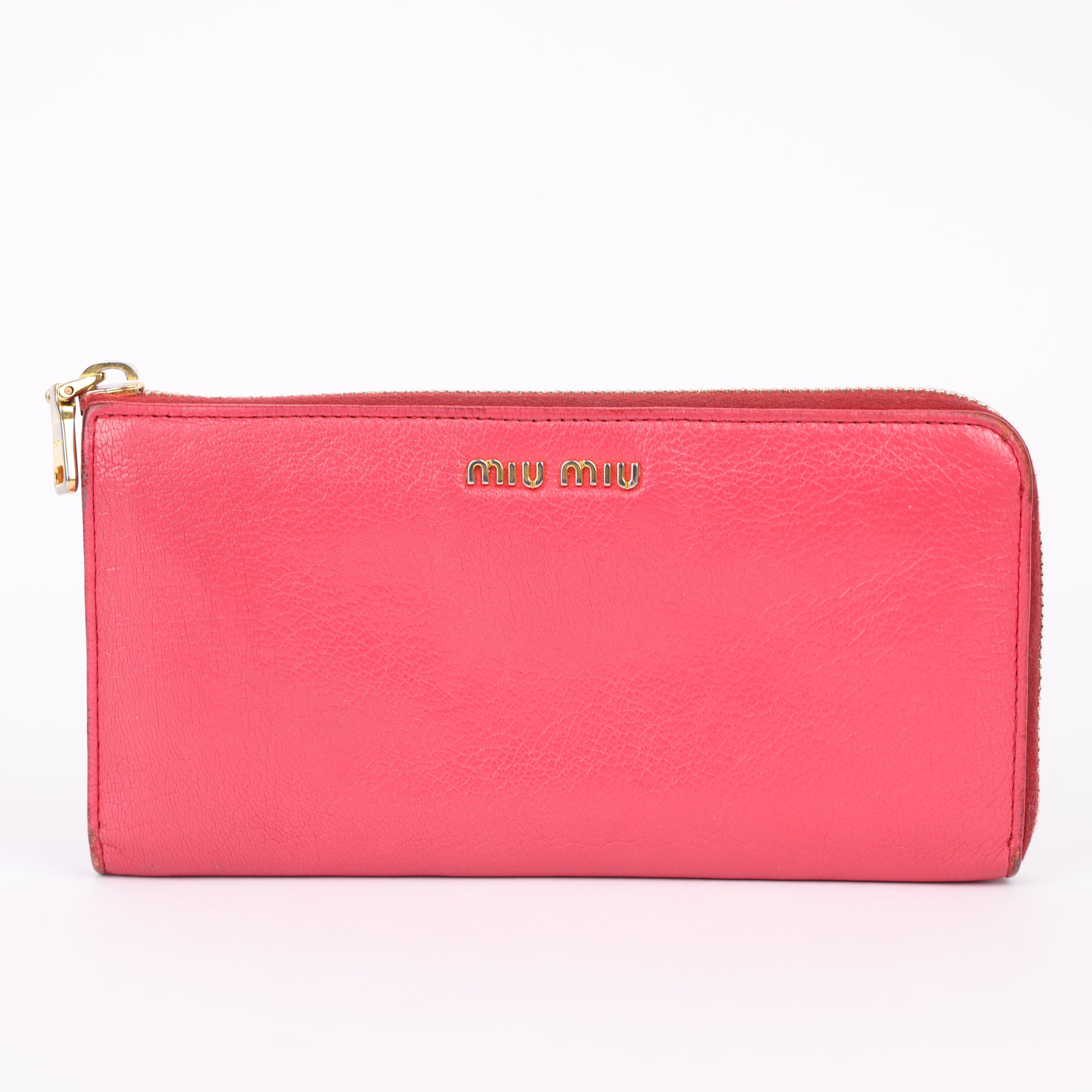 J0964 Miu Miu Long Wallet Patent Leather in Pink- Pre Owned