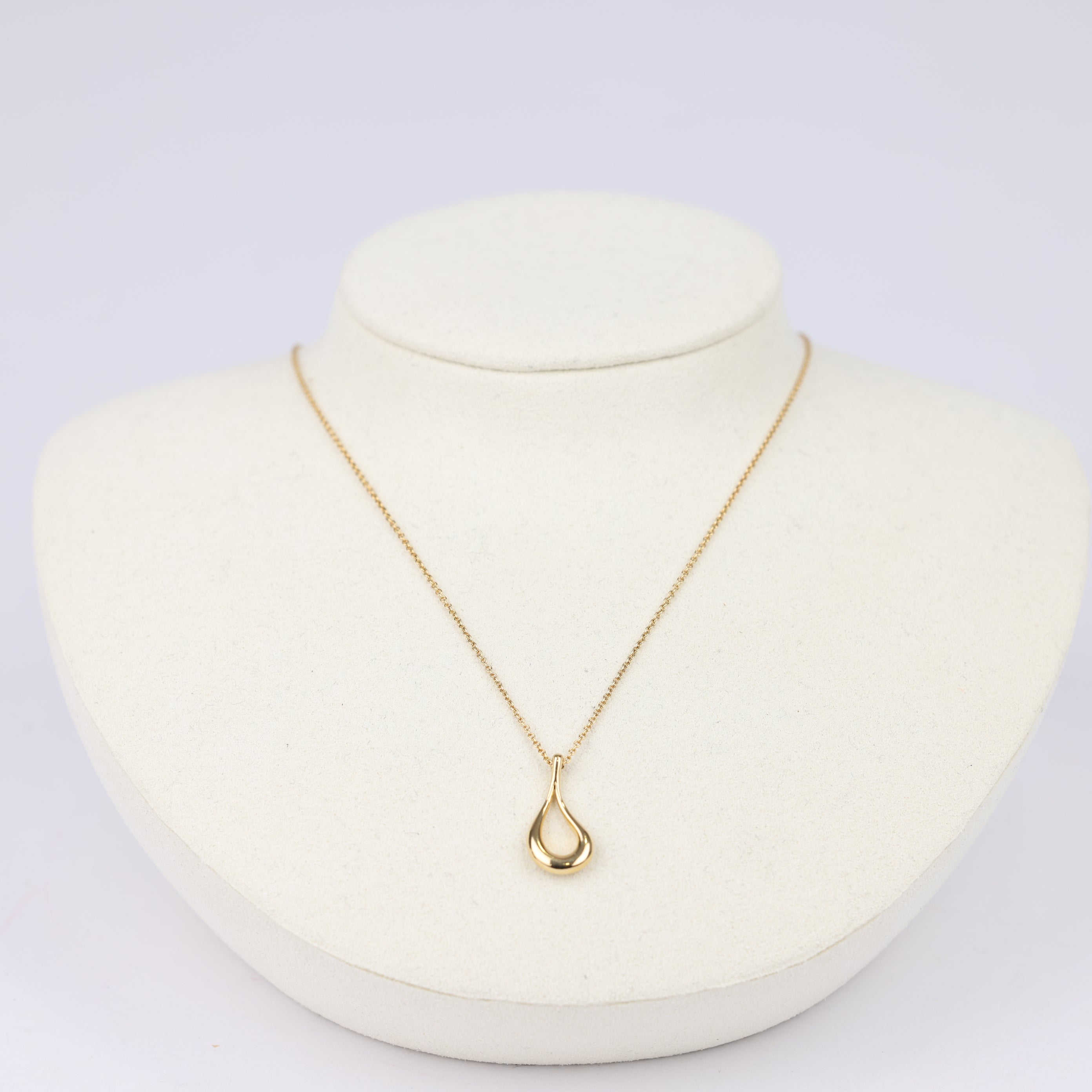 J1870 TIFFANY & Co. Elsa Peretti 18K Gold Open Teardrop Pendant Necklace- Pre Owned