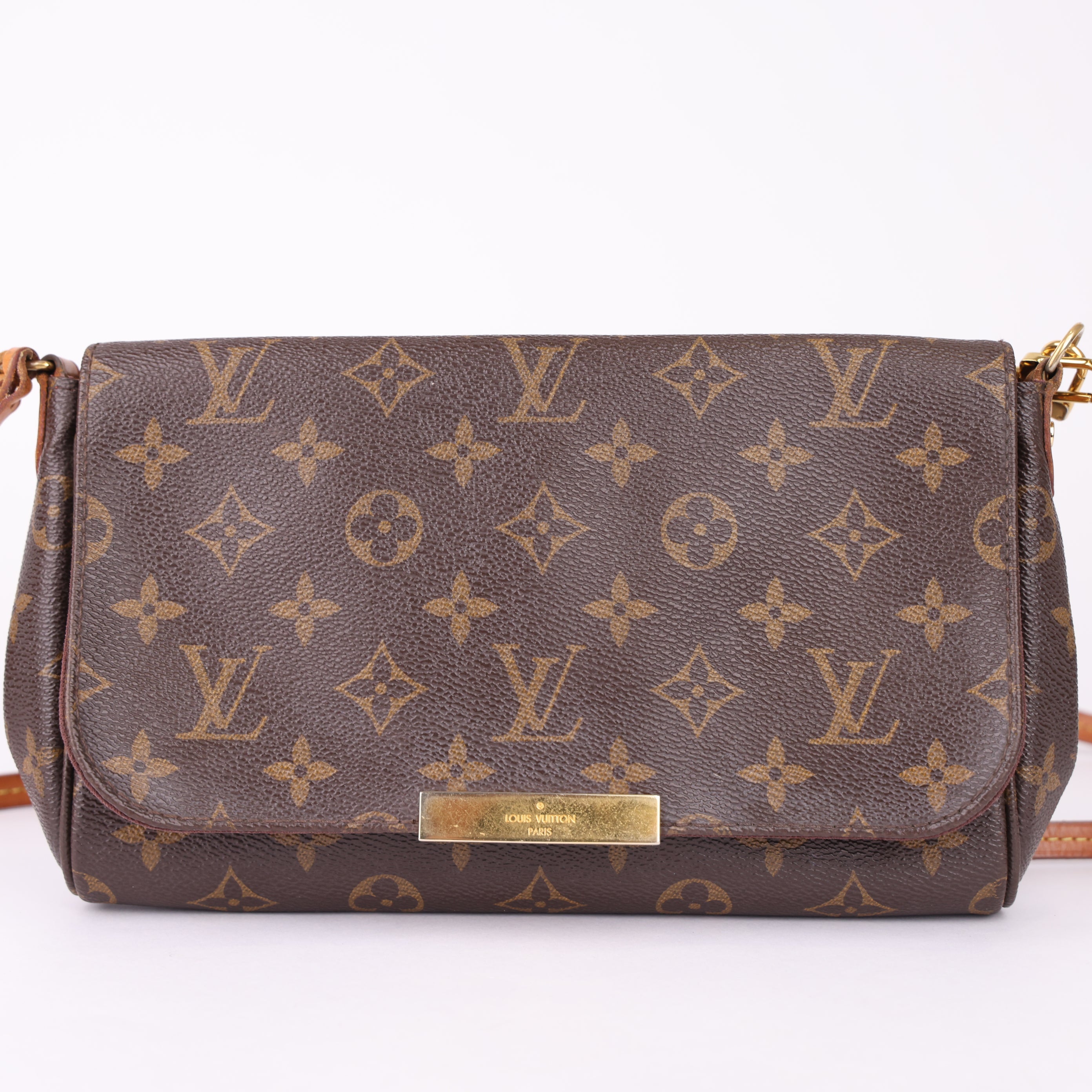 J1890 Louis Vuitton Favorite Monogram- Pre Owned