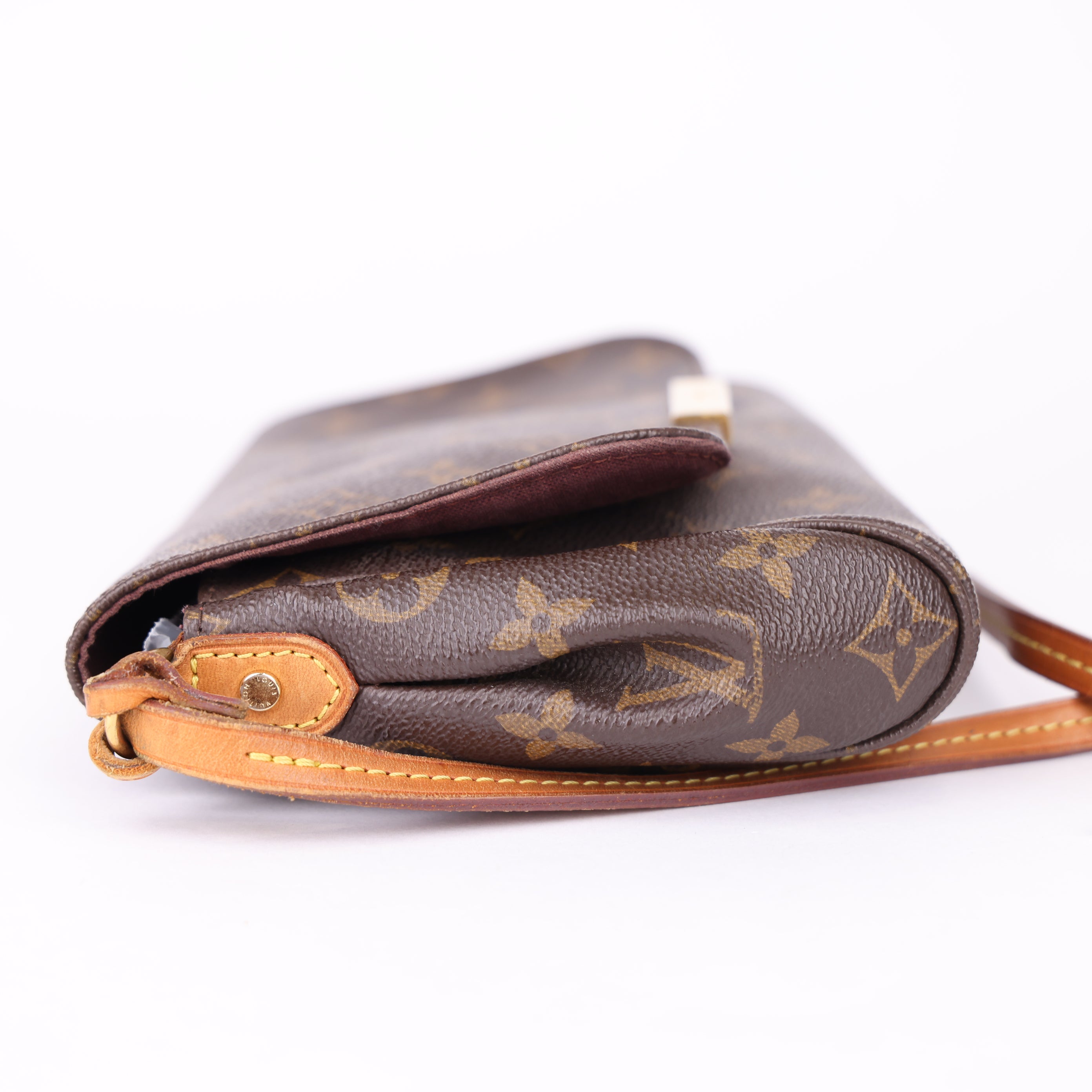 J1890 Louis Vuitton Favorite Monogram- Pre Owned