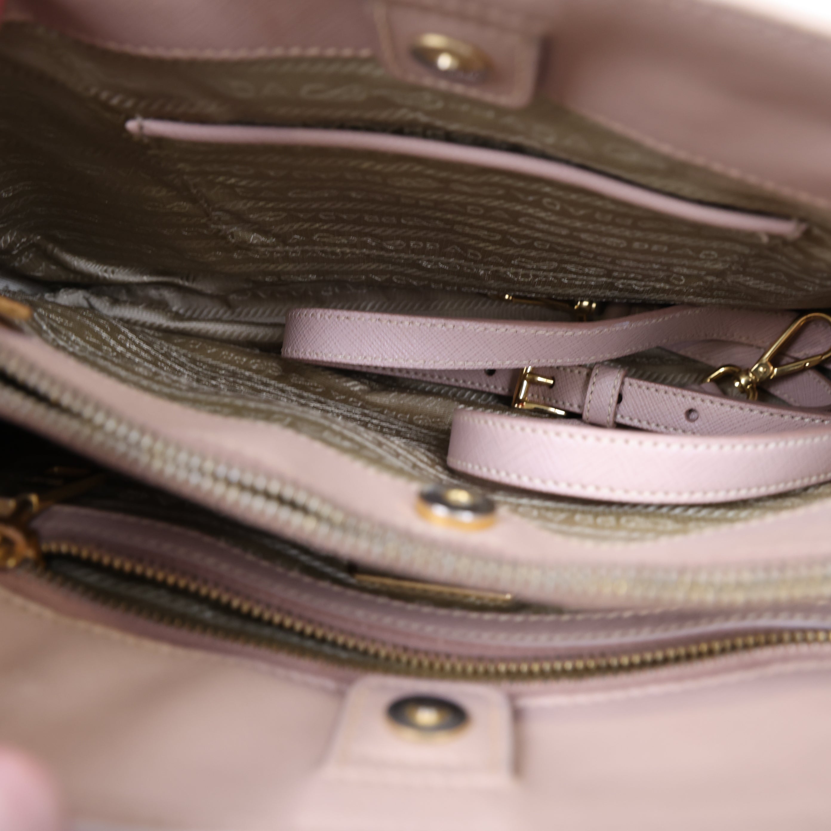 J1725 Prada Saffiano Lux Tote in Pink- Pre Owned