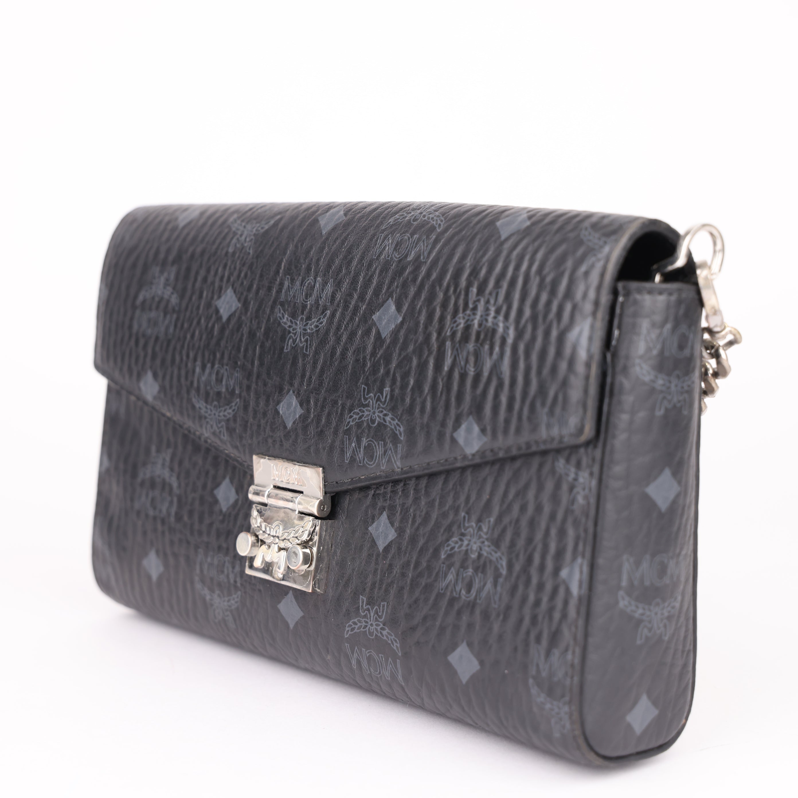 J1696 MCM Visetos Wallet on Chain - Pre Owned