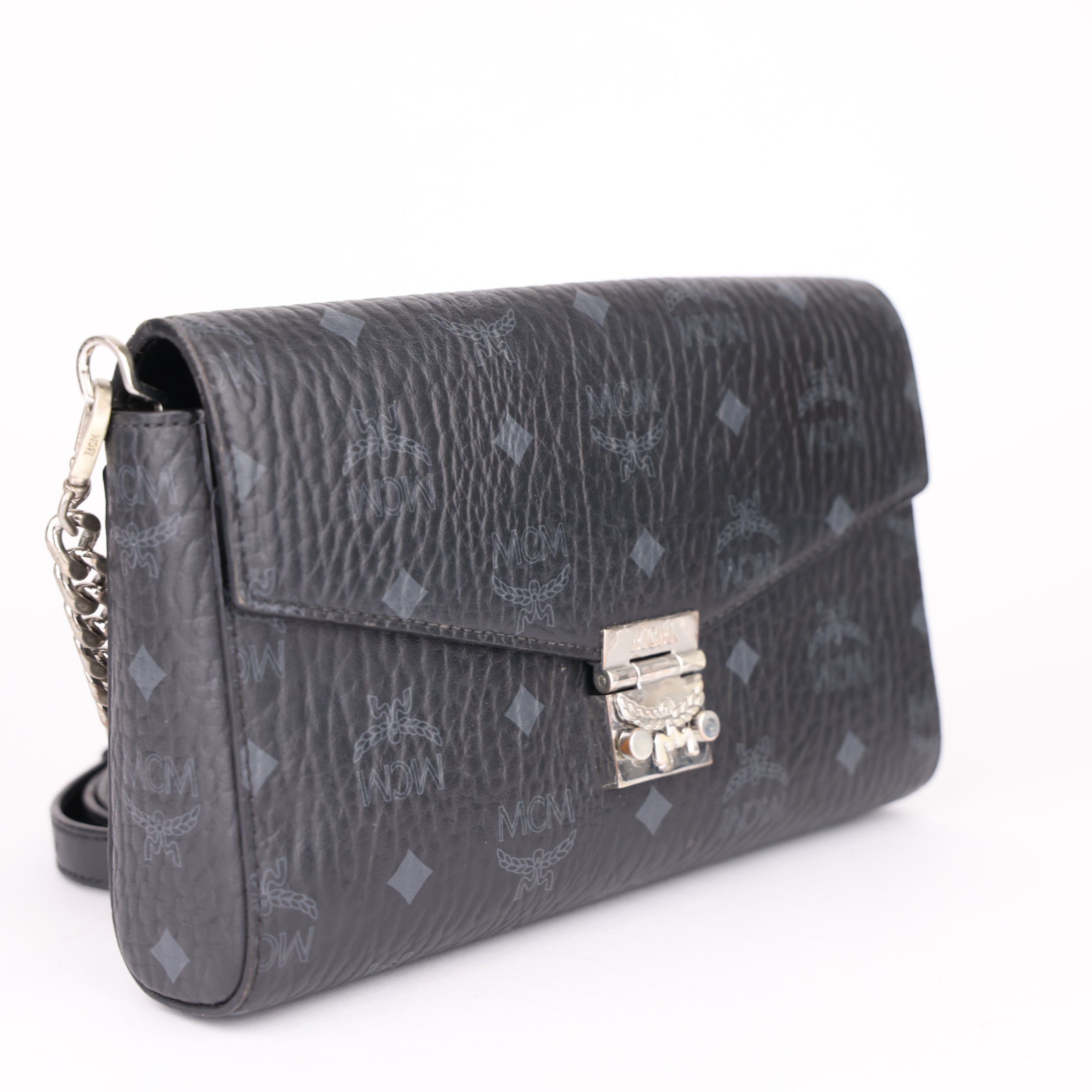 J1696 MCM Visetos Wallet on Chain - Pre Owned