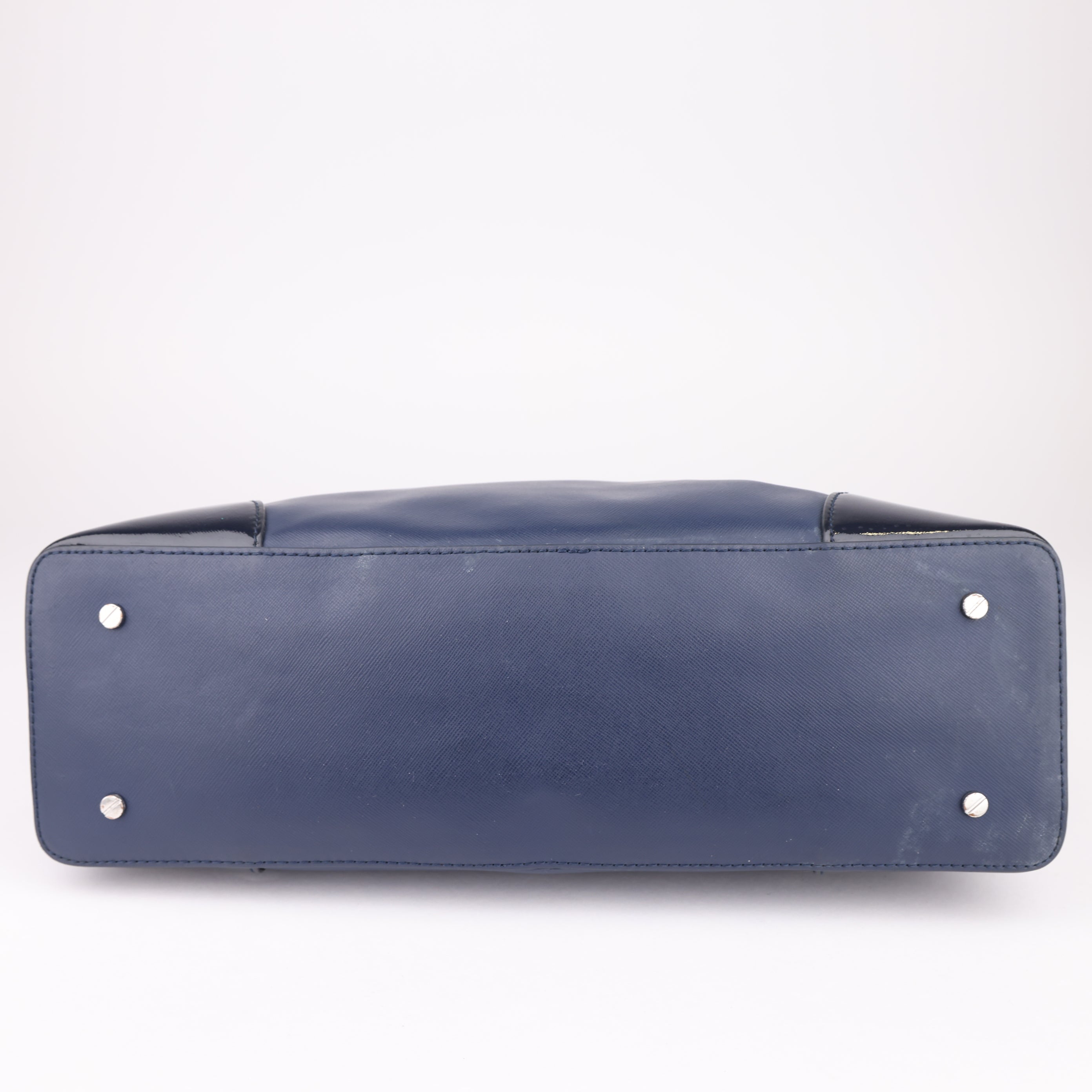 J1656 Tory Burch Navy Leather Shoulder Tote- Pre Owned