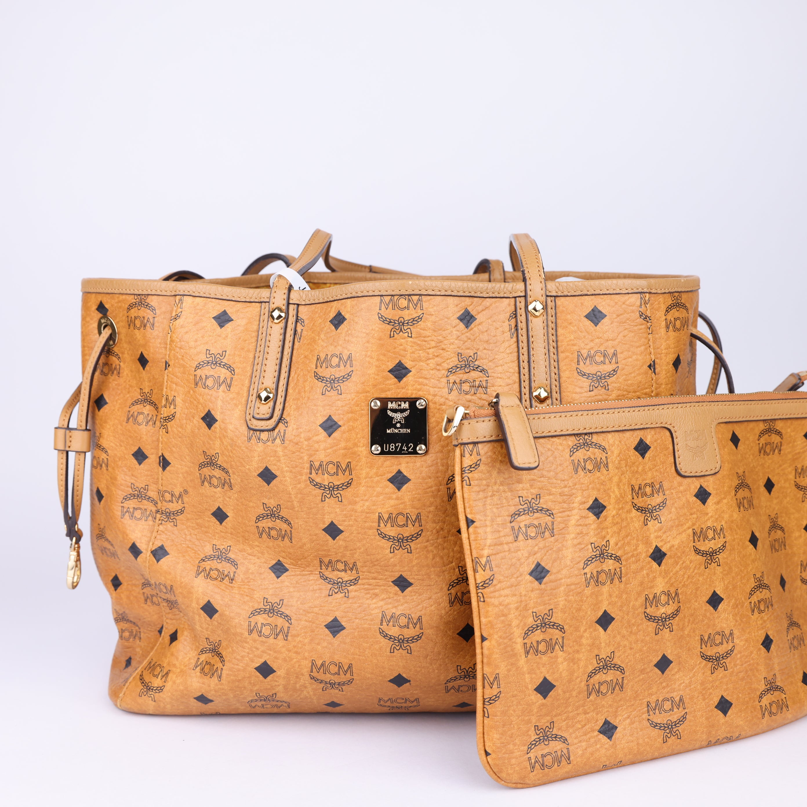 J1642 MCM Reversible Liz Shopper- Pre Owned