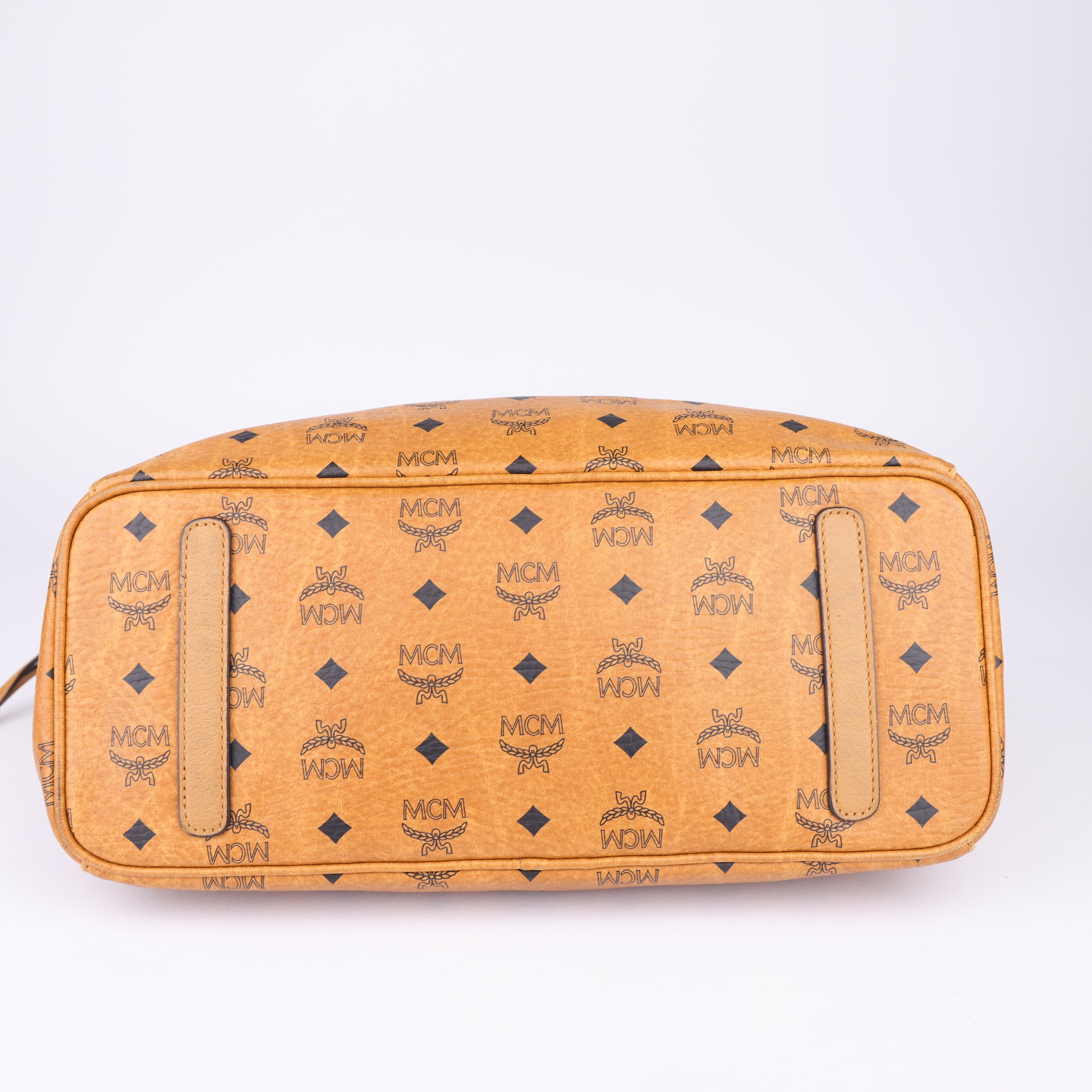 J1642 MCM Reversible Liz Shopper- Pre Owned