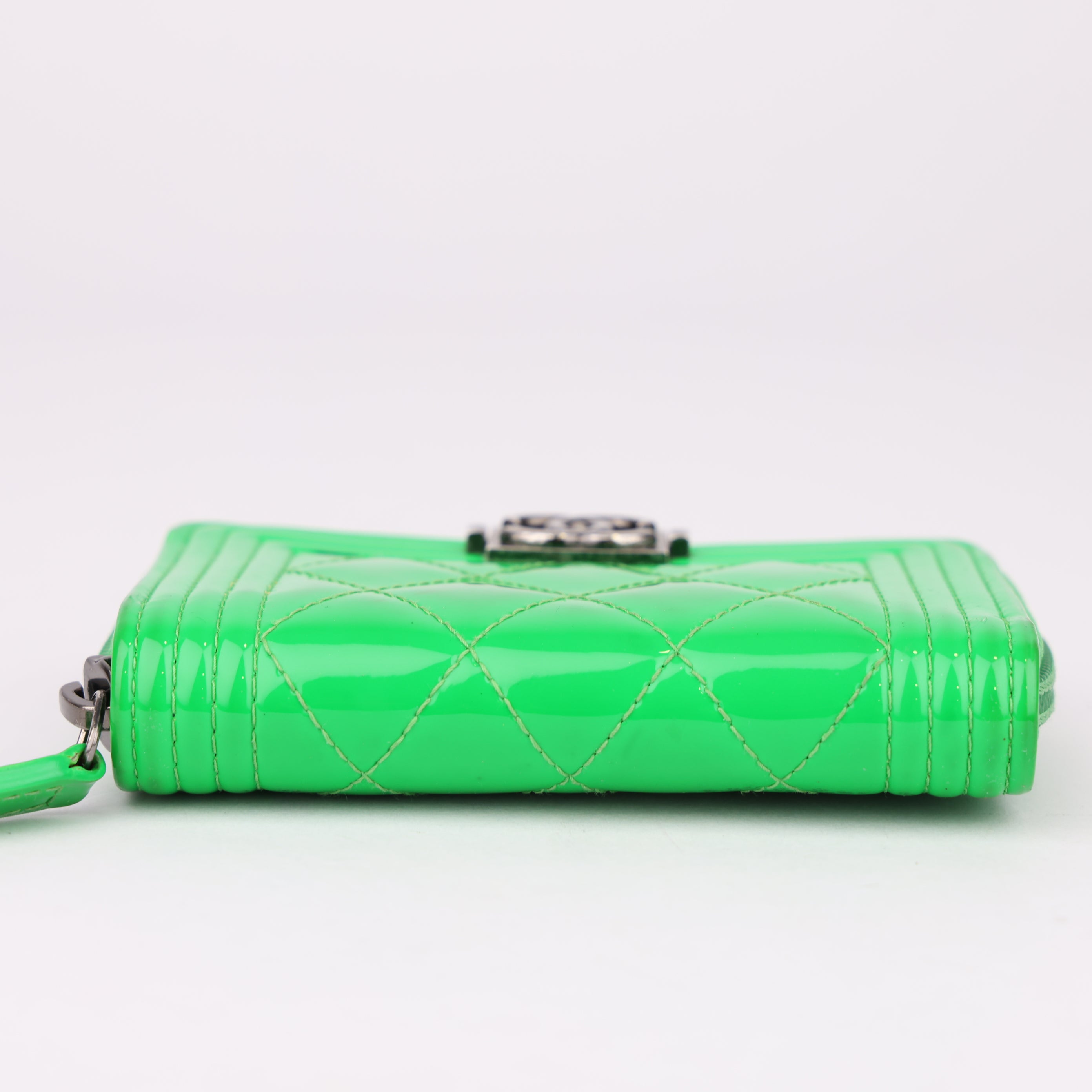 J1557 Chanel Zipper Pull Lock Charm- Pre Owned