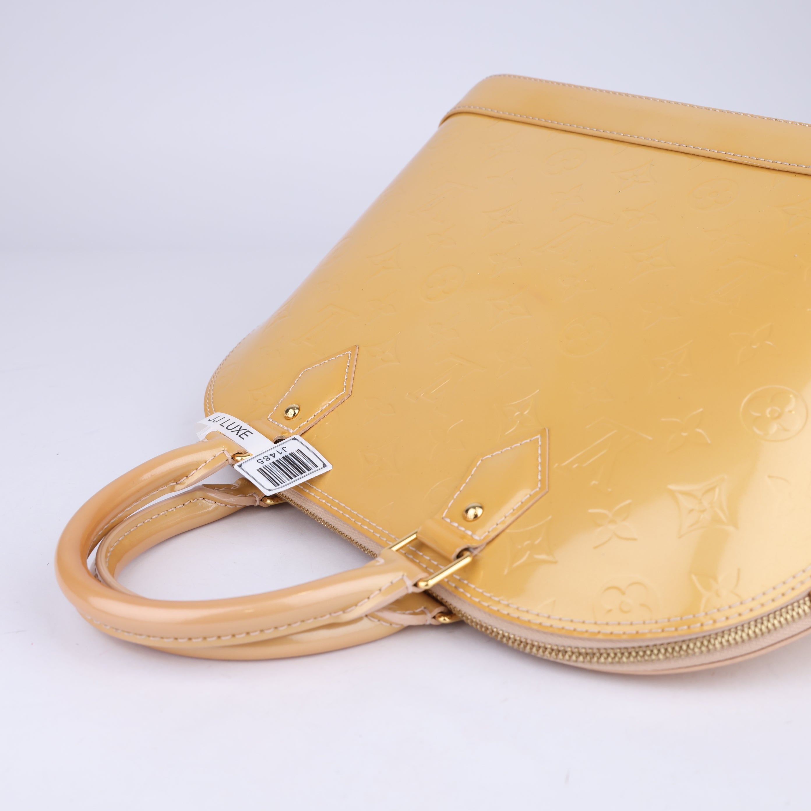 J1485 Louis Vuitton Blanc Corail Monogram Vernis Alma- Pre Owned