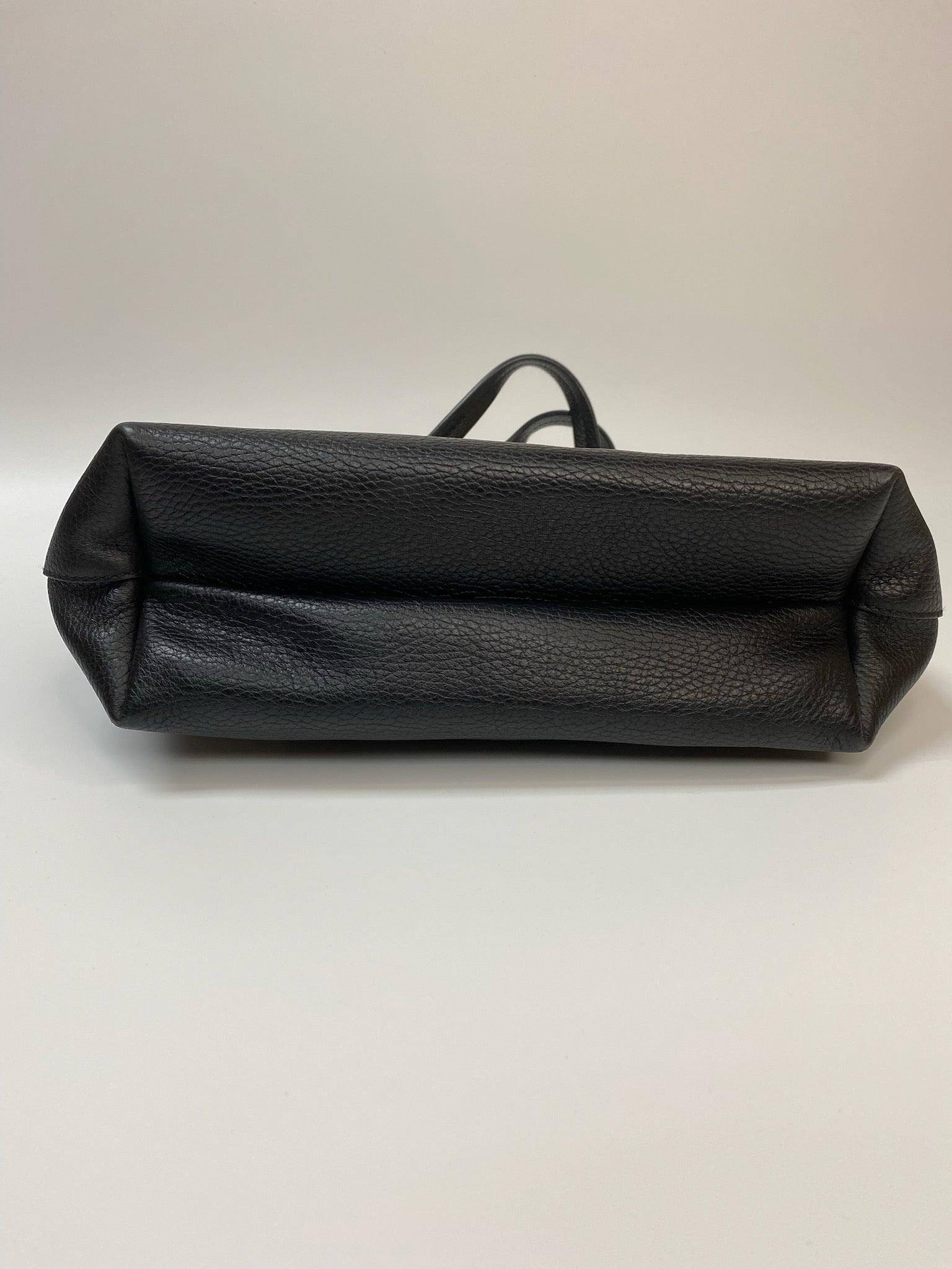 J2957 Ferragamo Tote Bag Salvatore Ferragamo Bice Small Black Leather Tote | Pre-Owned Black Leather