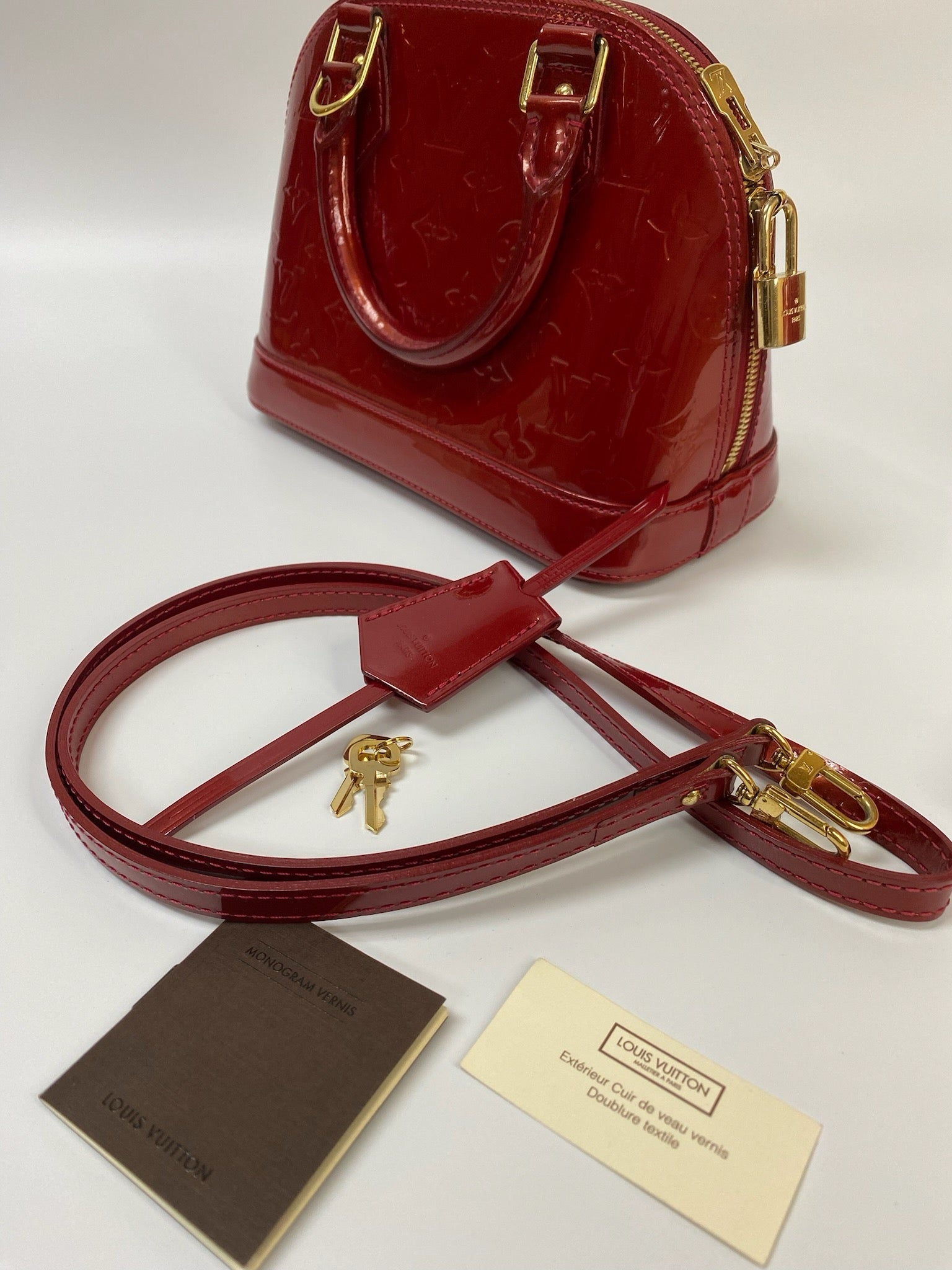 J2979 Louis Vuitton Crossbody Bag Red Monogram Vernis Alma BB | Pre-Owned Red Monogram Vernis Canvas, Patent leather