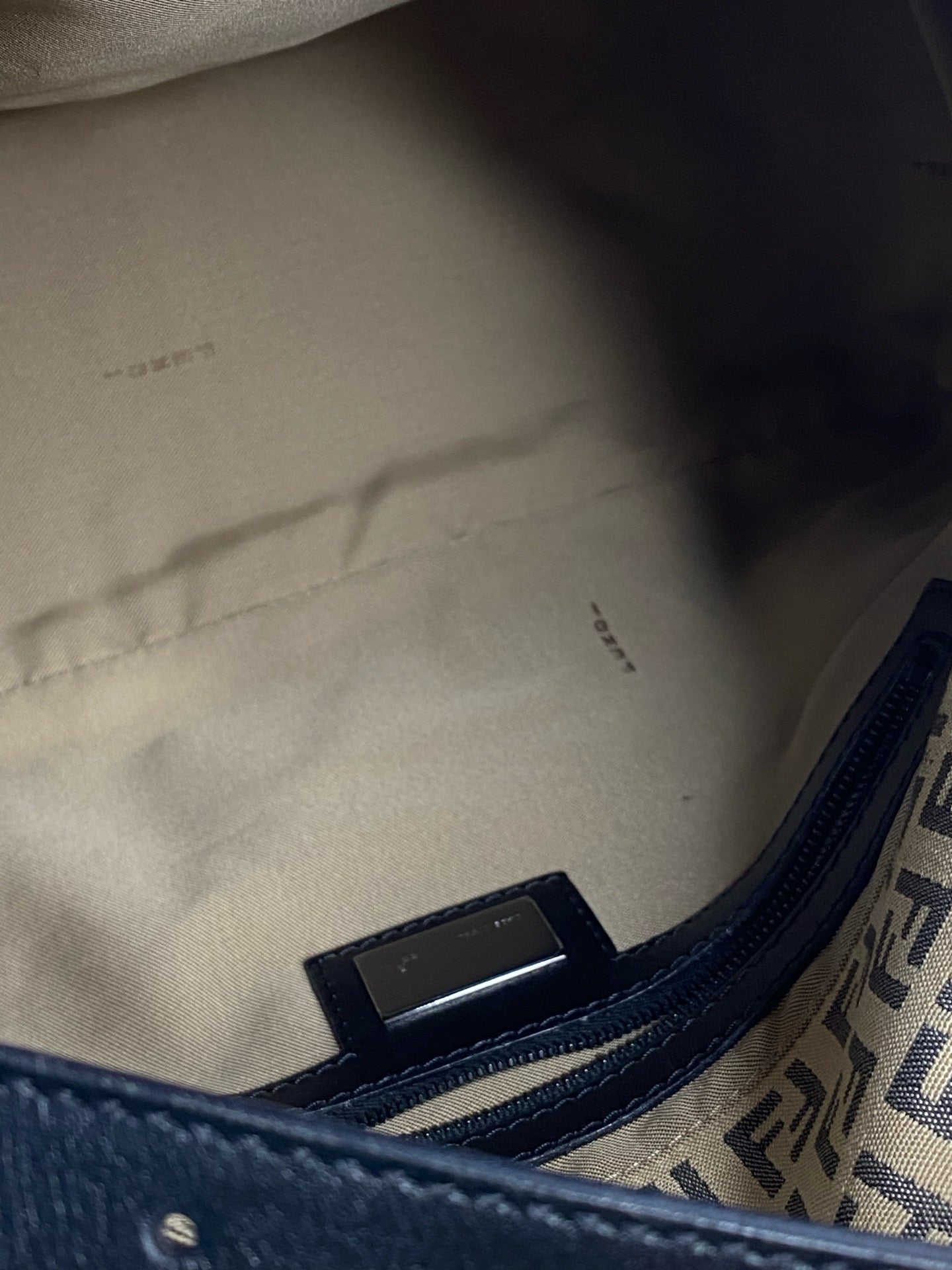 J2970 Fendi Shoulder Bag Borsa Mamma Bauguette Zuccino Canvas Beigo Shoulder Bag | Pre-Owned Brown Zuccino Canvas