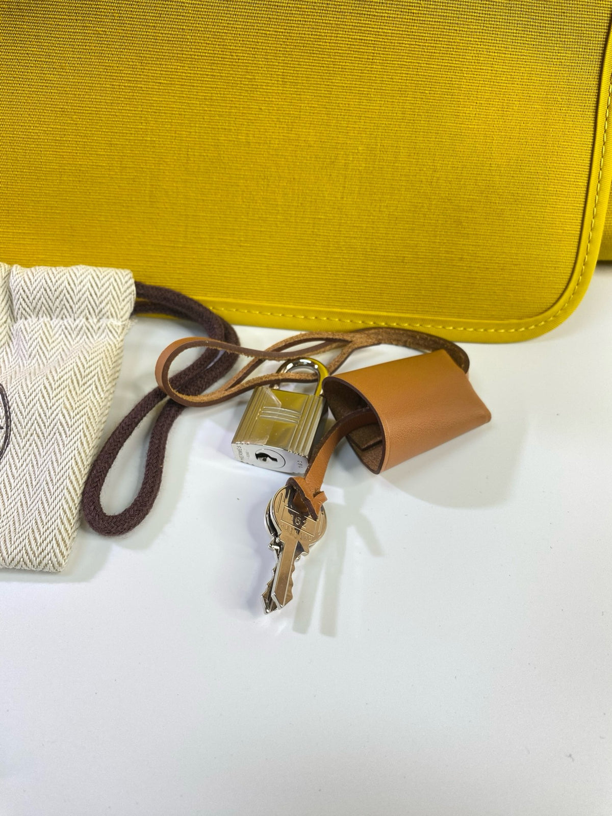 J2856 Hermes Shoulder Bag herbag Zip 31 | Pre-Owned Canvas, Leather
