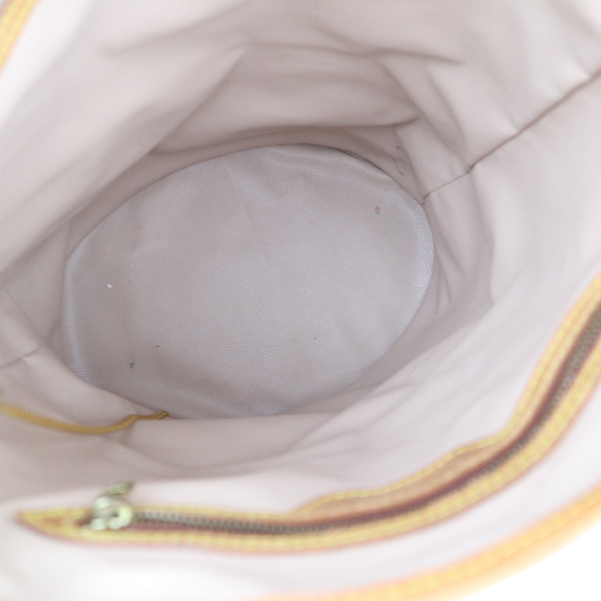 C1305 Louis Vuitton Monogram Canvas Large Bucket GM Bag -Pre Owned
