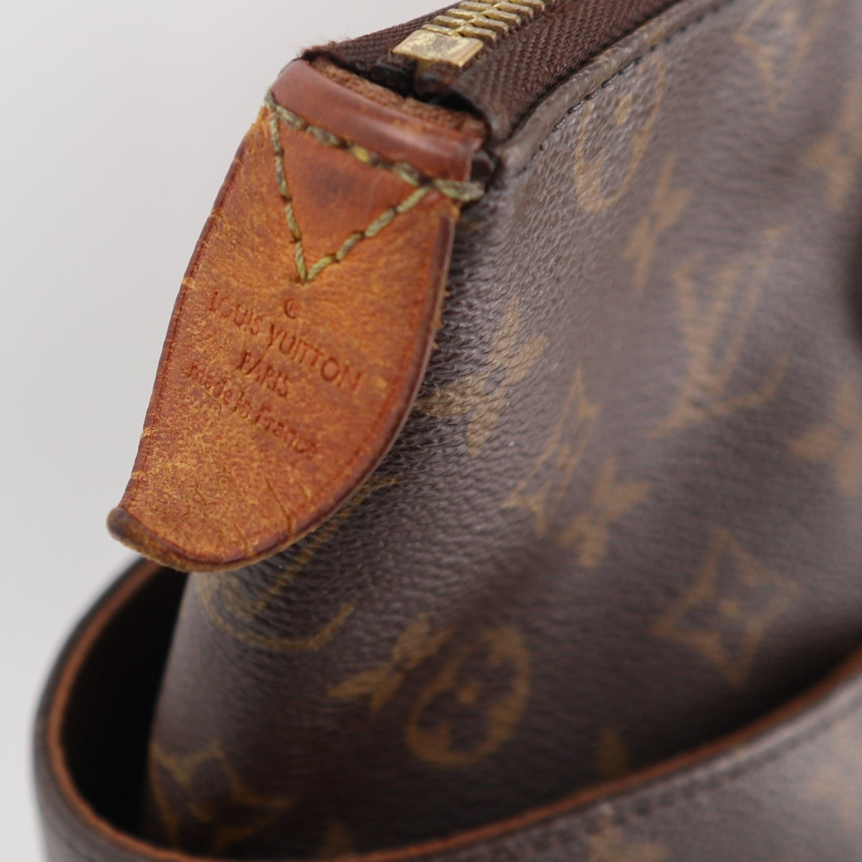 Louis Vuitton Monogram Canvas Totally MM Tote Bag C1885 | Pre-Owned Very Good Brown Monogram Canvas