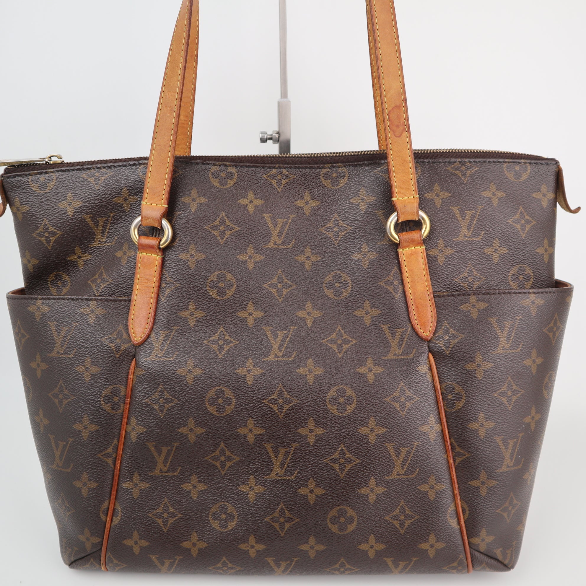 Louis Vuitton Monogram Canvas Totally MM Tote Bag C1885 | Pre-Owned Very Good Brown Monogram Canvas