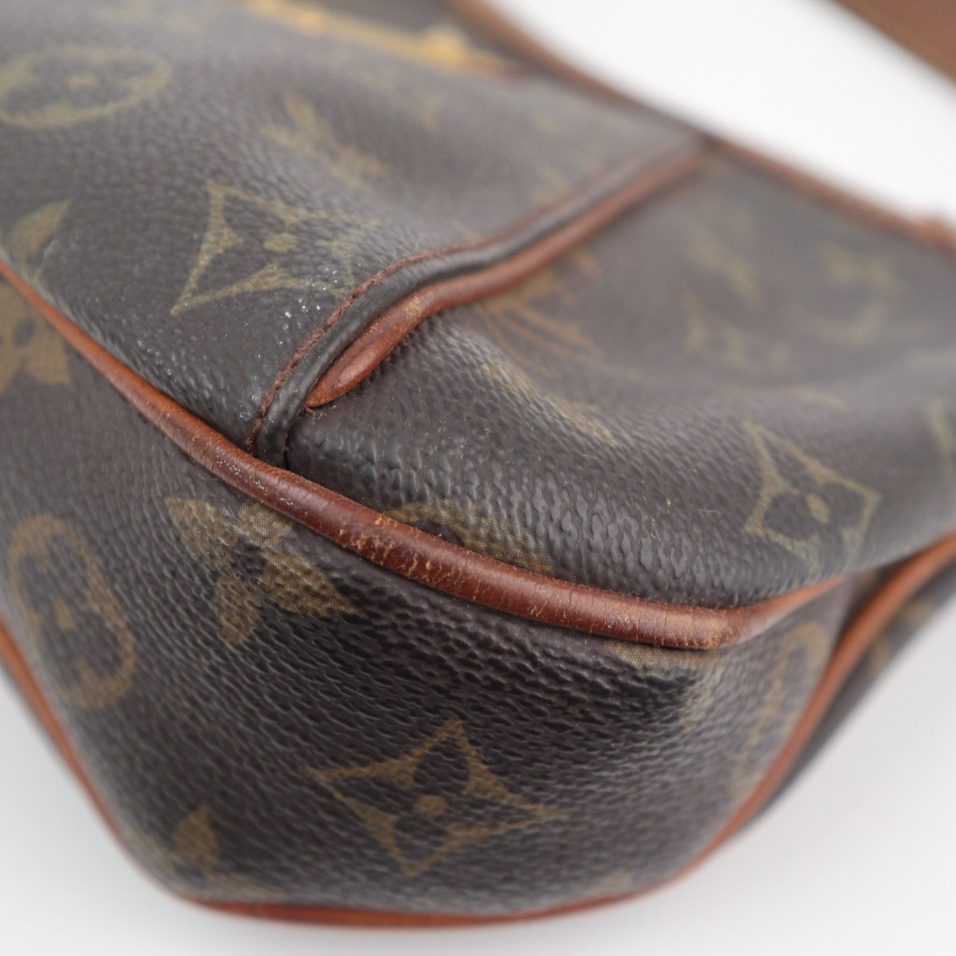 C1912 Louis Vuitton Shoulder Bag Monogram Thames PM | Pre-Owned Good Brown Canvas Monogram