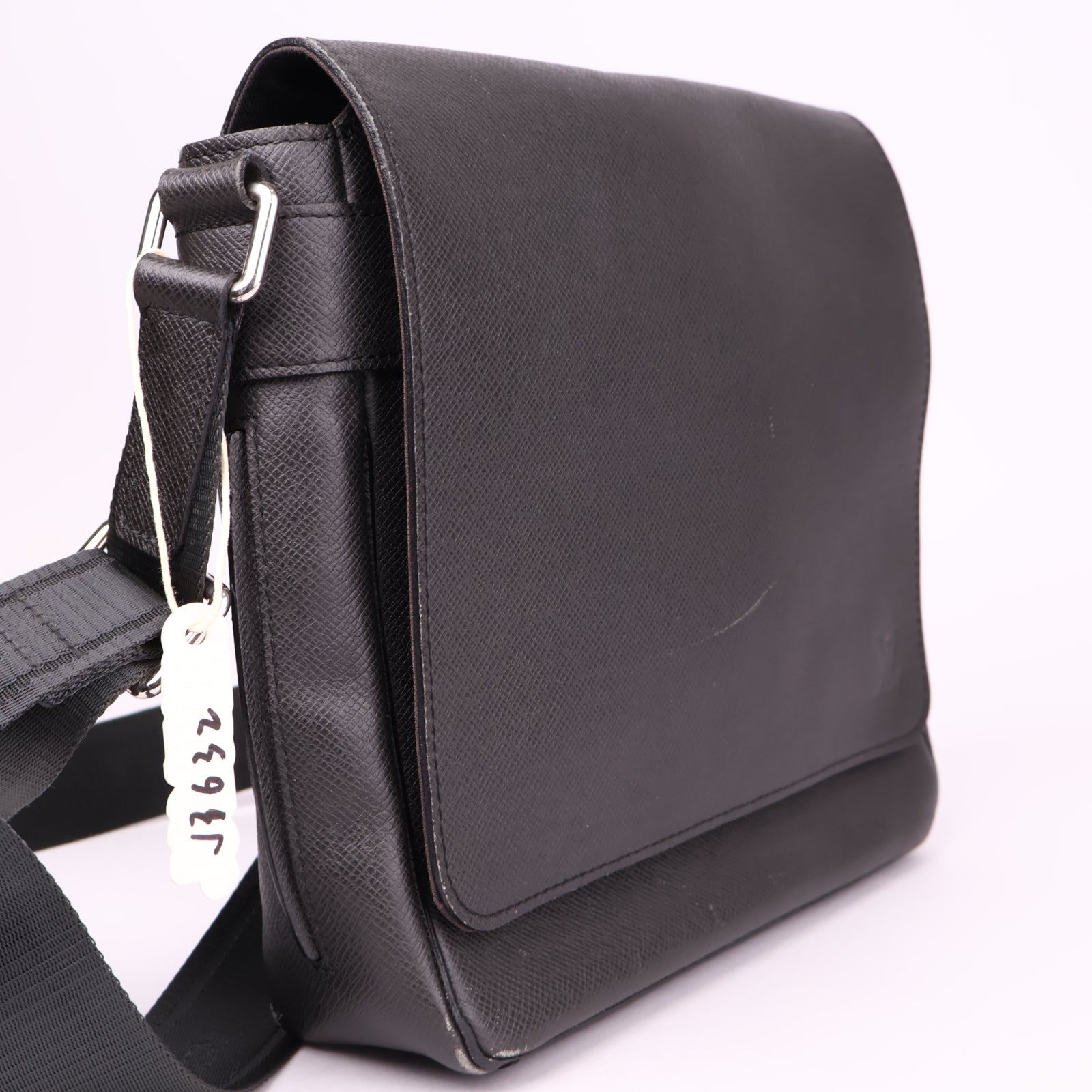 J3632 Louis Vuitton District PM Messenger Bag- Pre Owned