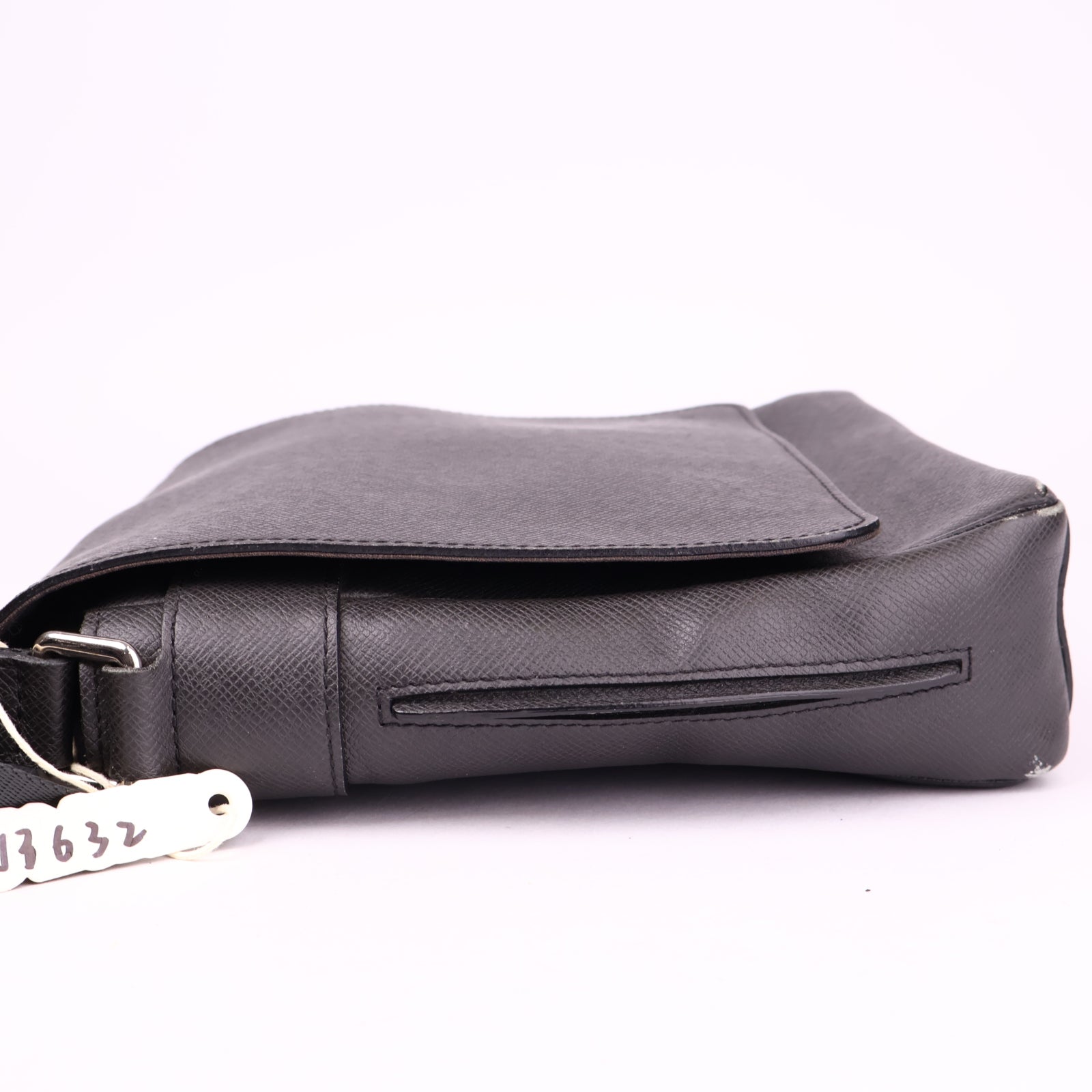 J3632 Louis Vuitton District PM Messenger Bag- Pre Owned