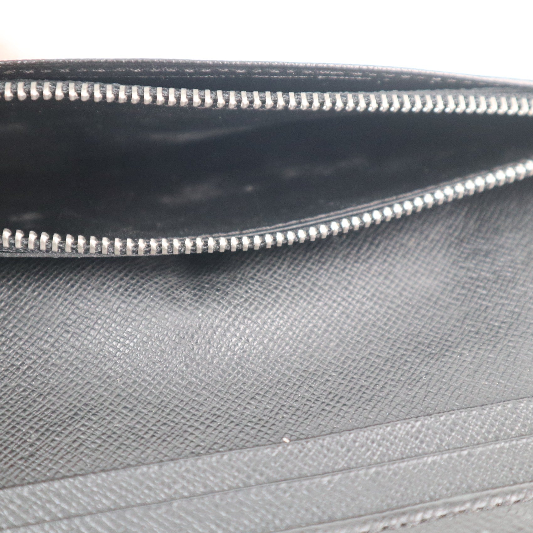 C1940 Louis Vuitton Wallet Brazza Damier Graphite Bifold Wallet Black | Pre-Owned Very Good Black Damier Graphite Canvas