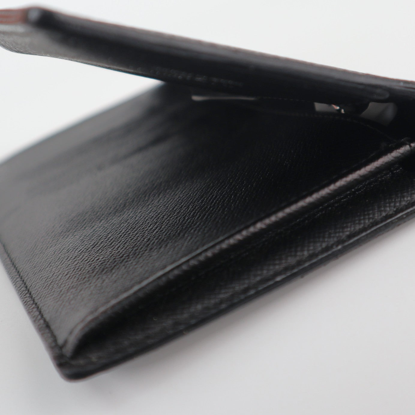 C1940 Louis Vuitton Wallet Brazza Damier Graphite Bifold Wallet Black | Pre-Owned Very Good Black Damier Graphite Canvas