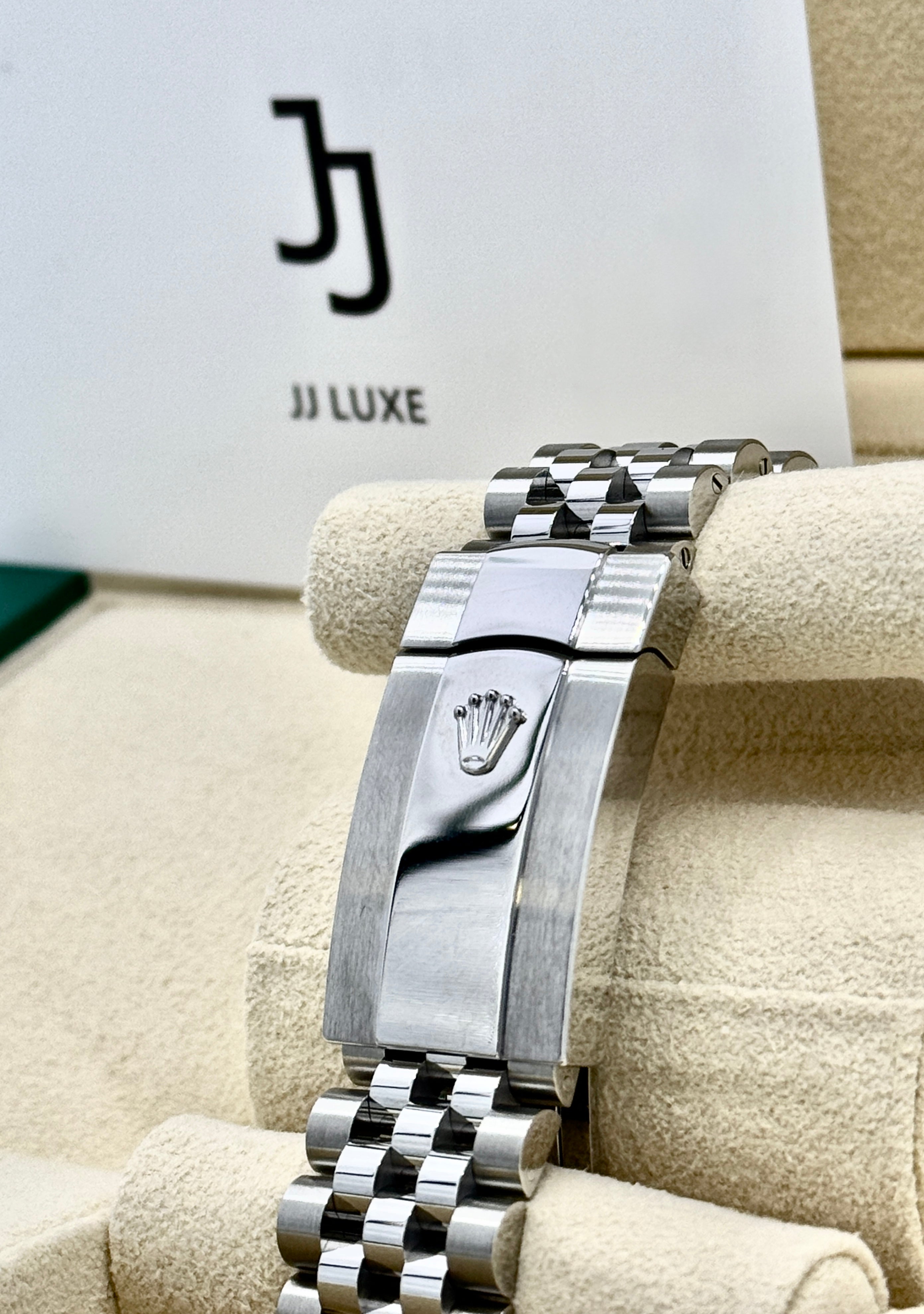 Rolex Datejust White Rom 41mm 126334