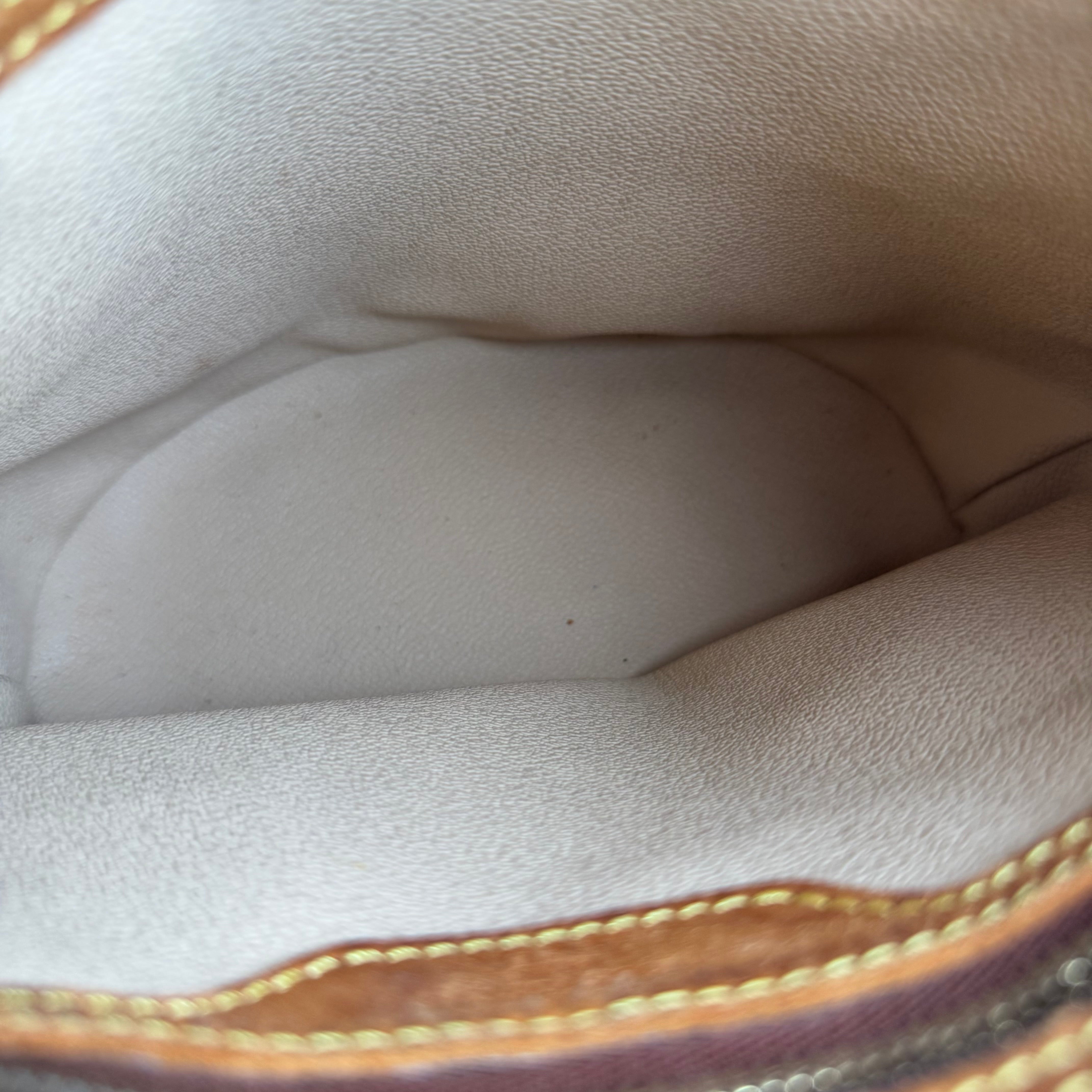 J3290R Louis Vuitton Monogram Petit Bucket 23 Bag- Pre Owned