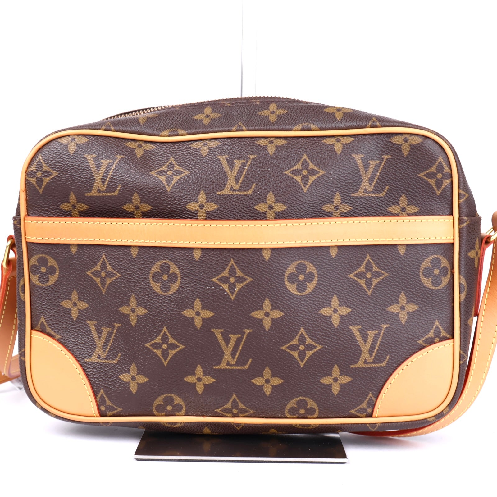 J3475 Louis Vuitton Monogram Trocadero 30 Crossbody Bag- Pre Owned