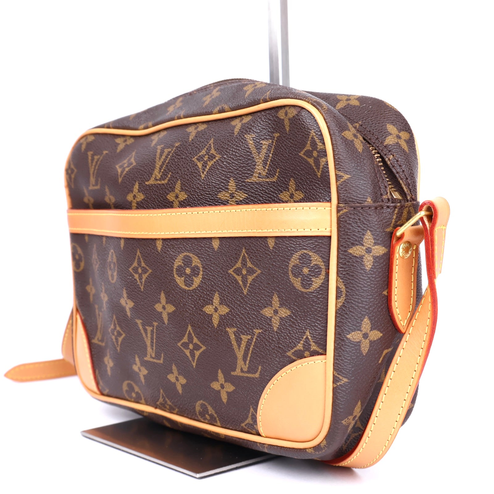 J3475 Louis Vuitton Monogram Trocadero 30 Crossbody Bag- Pre Owned