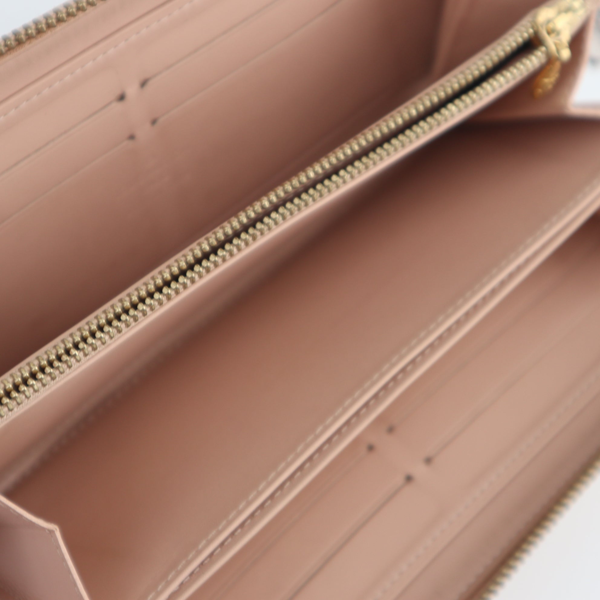 Louis Vuitton Monogram Vernis Zippy Wallet C1884 | Pre-Owned Very Good Monogram Vernis Patent leather