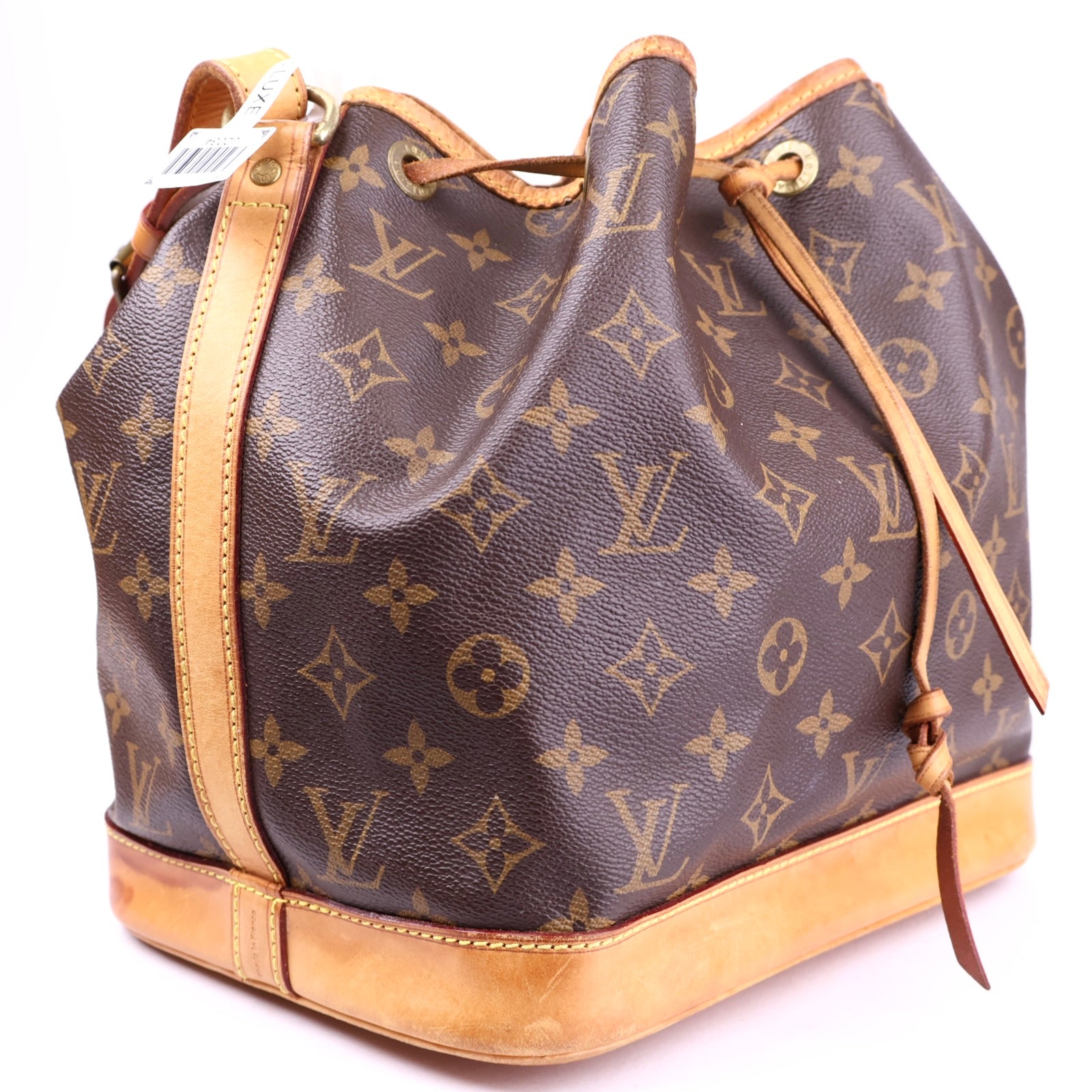 J2034 Louis Vuitton Petit Noé Bucket Bag- Pre Owned