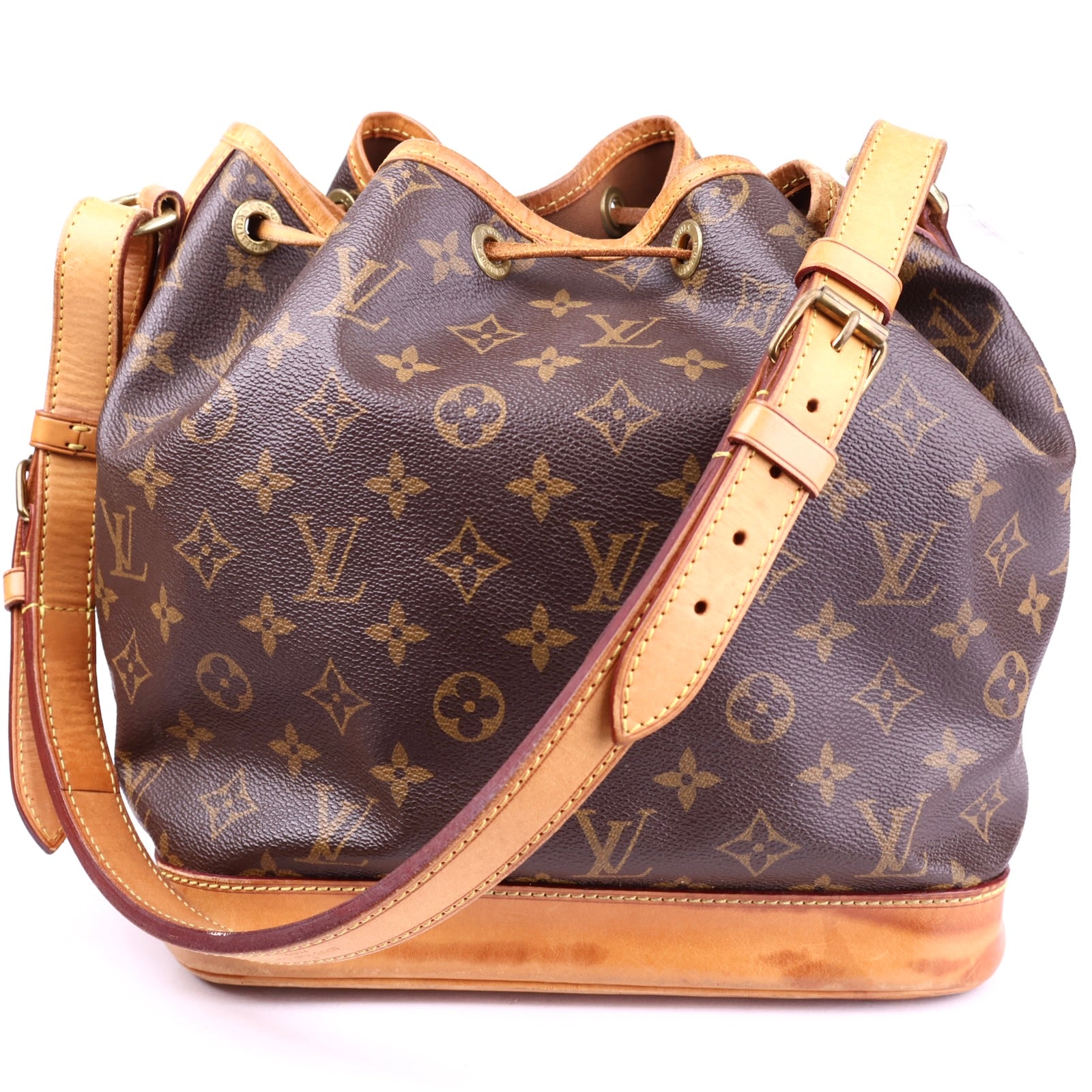 J2034 Louis Vuitton Petit Noé Bucket Bag- Pre Owned