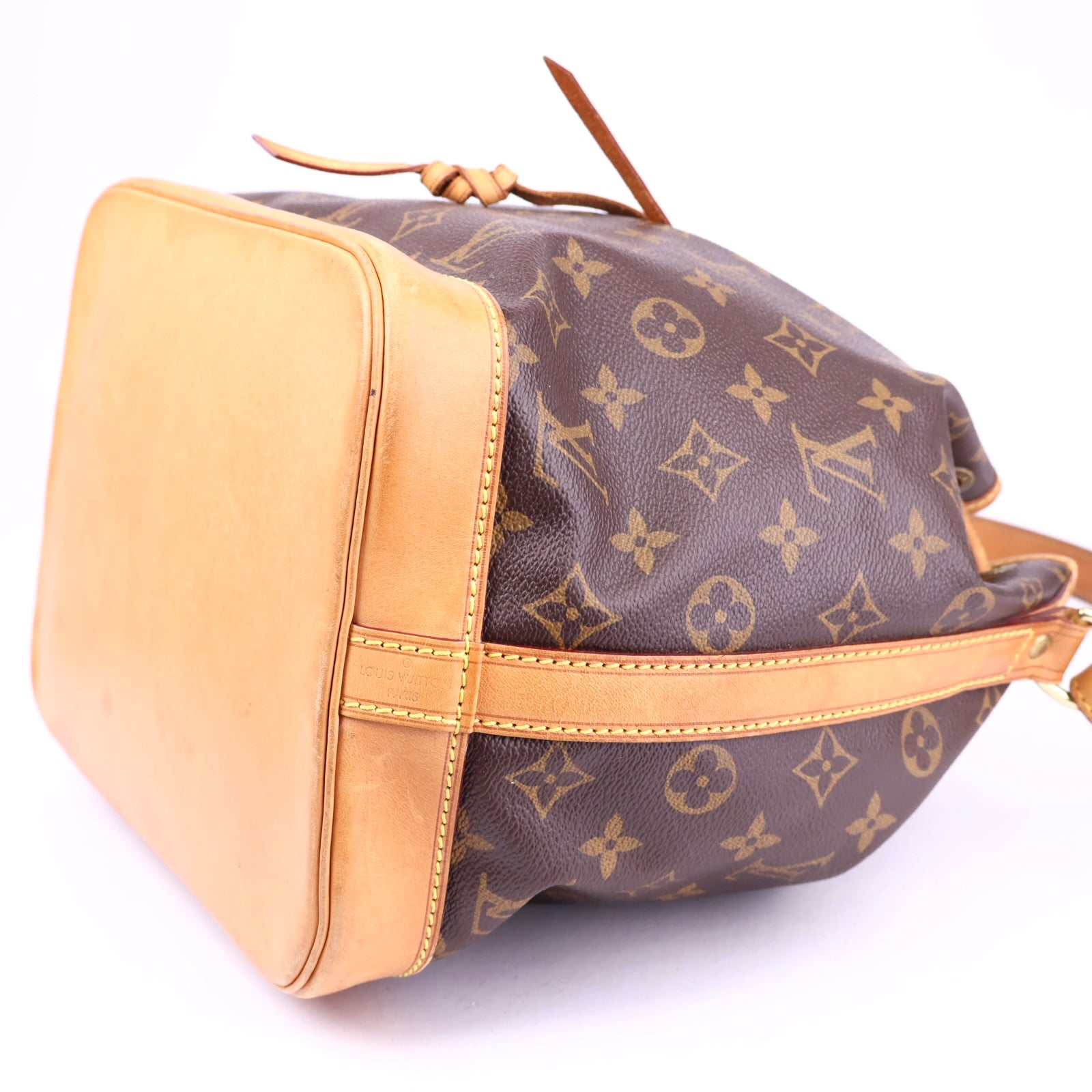 J2034 Louis Vuitton Petit Noé Bucket Bag- Pre Owned