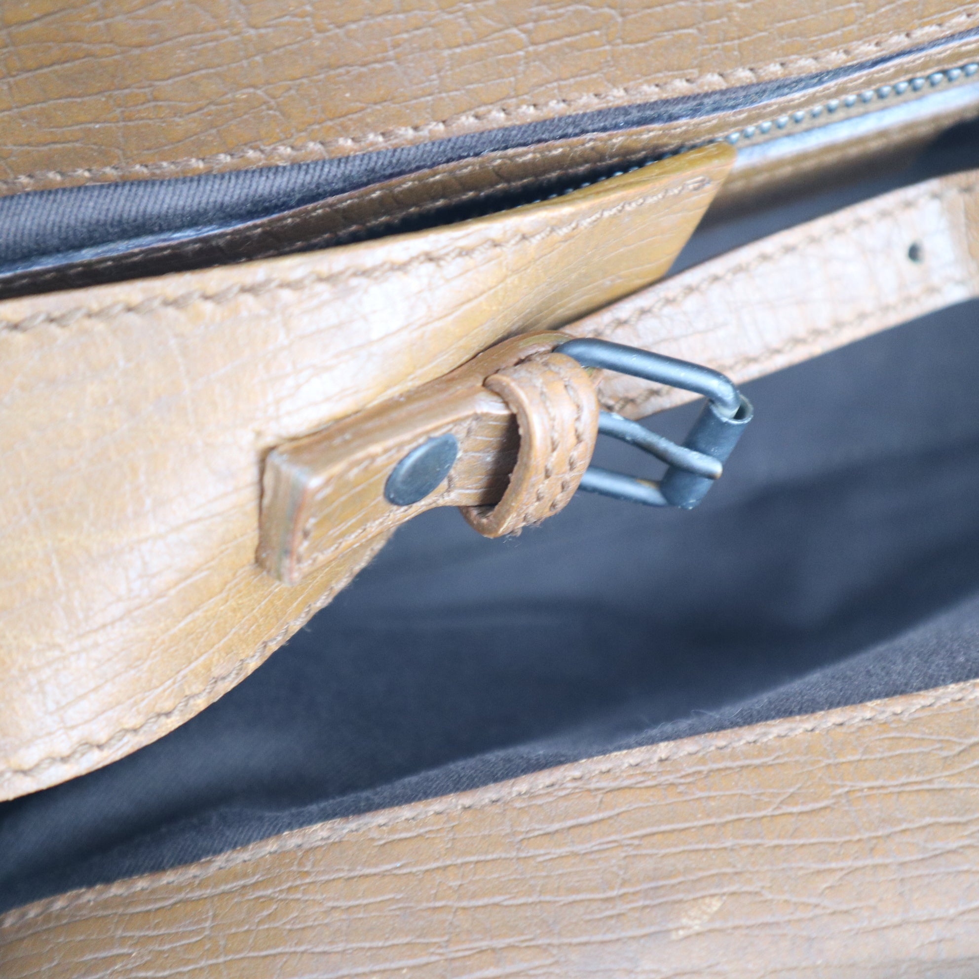 C2170 Gucci Tote Bag GG Canvas Wood Handle Tote Bag | Pre-Owned Very Good Brown GG Canvas