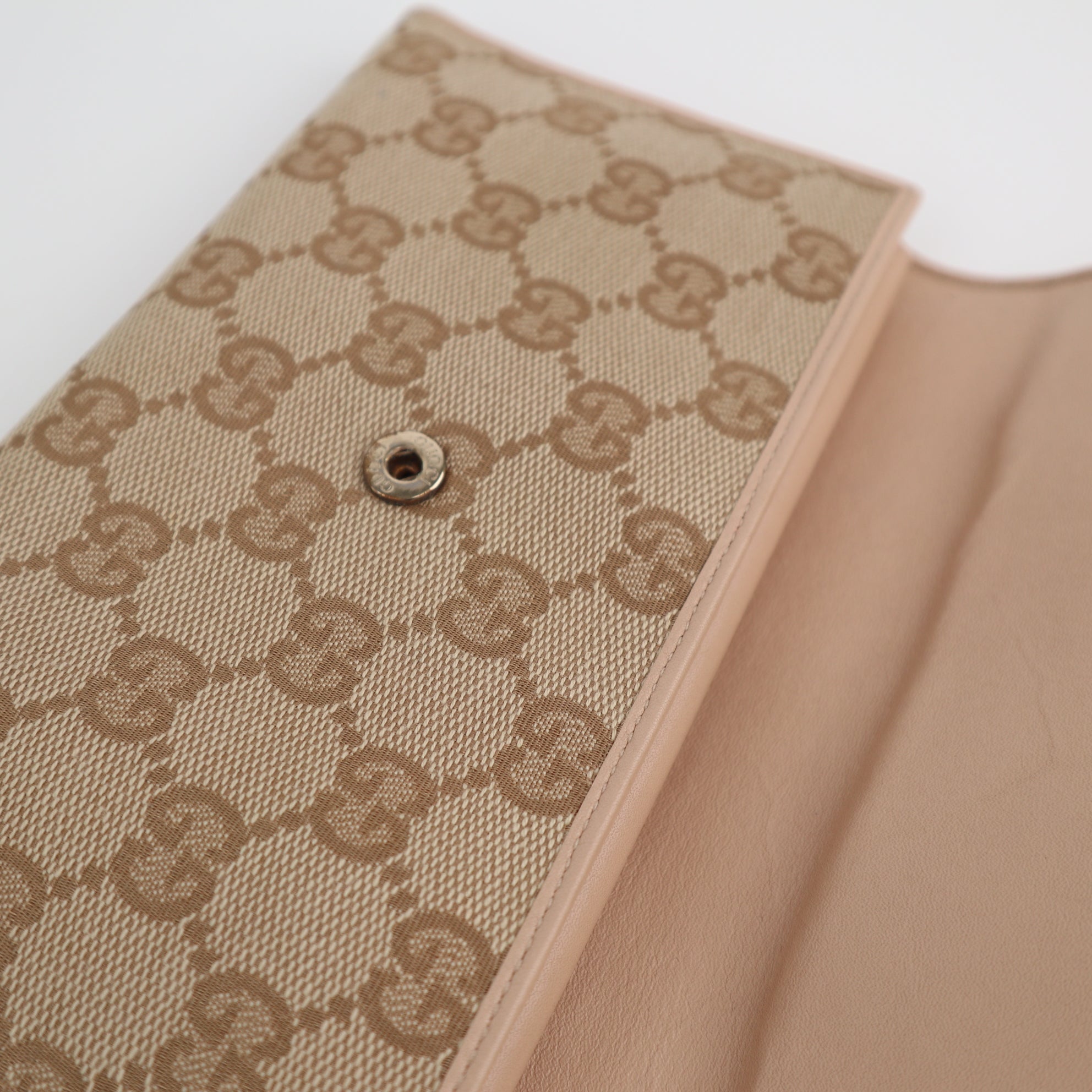 C2199 Gucci Long Wallet Abbey Long Wallet | Pre-Owned Excellent Beige GG fabric, leather trim