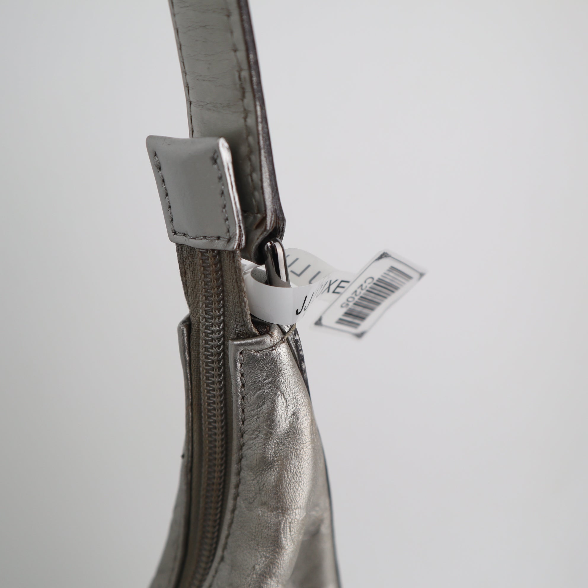 C2205 Gucci Hobo Bag Metallic Guccissima Hobo | Pre-Owned Excellent Silver metallic leather